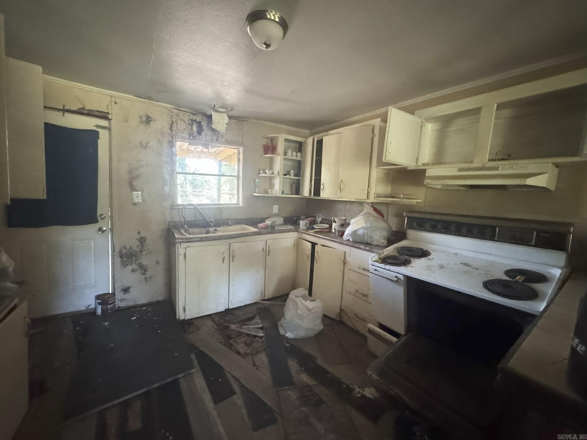 136 CR 2201  Hooks, TX
