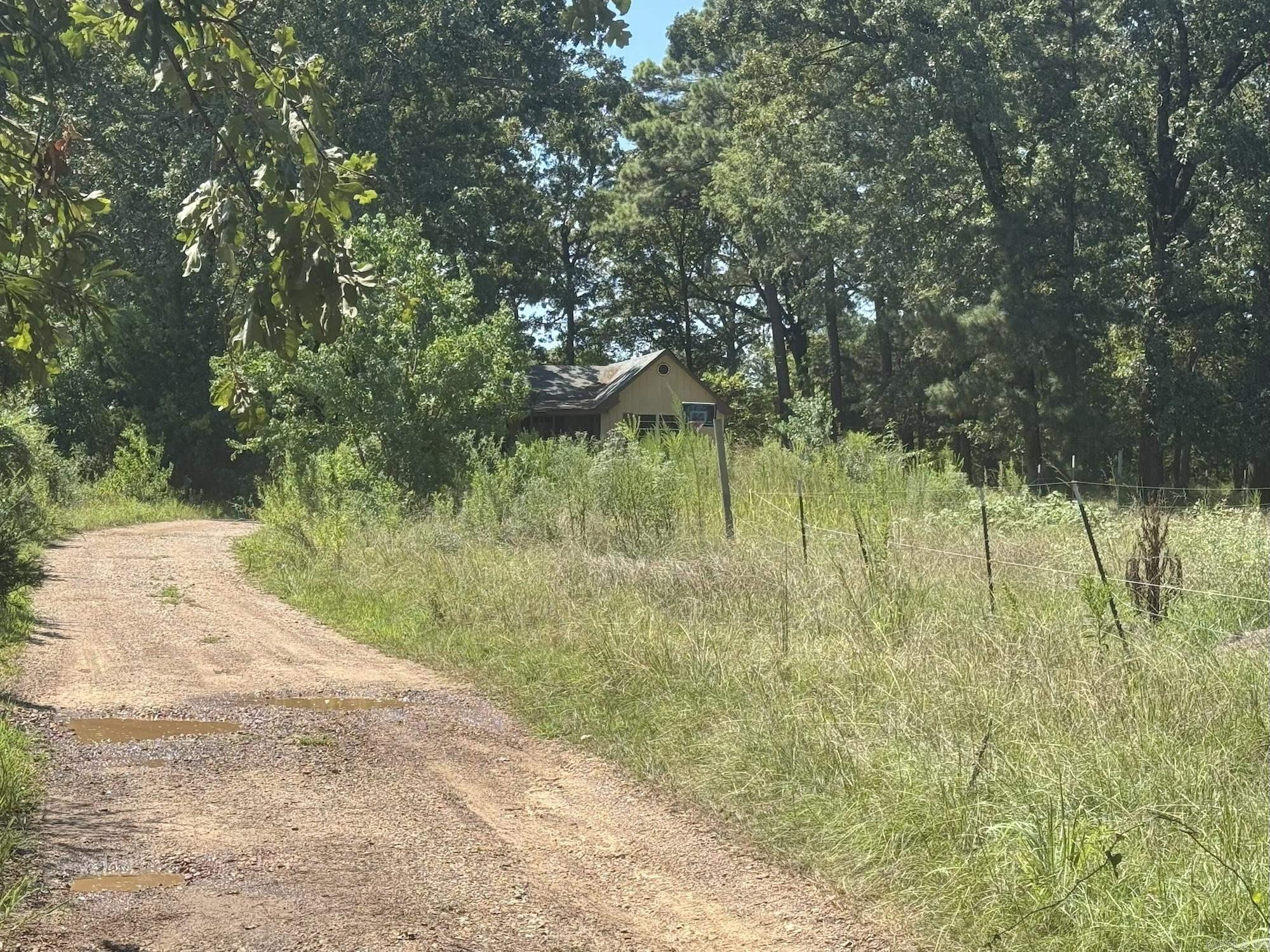 136 CR 2201  Hooks, TX