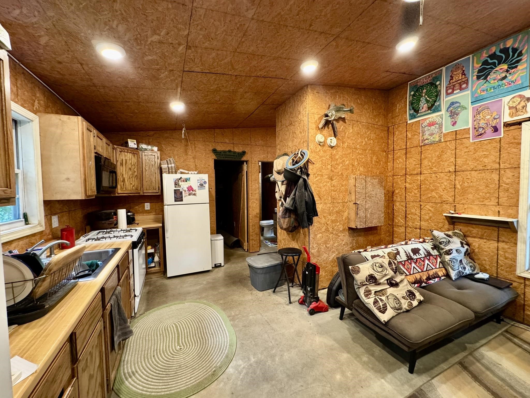 170 S Caney Springs Road  Melbourne, AR
