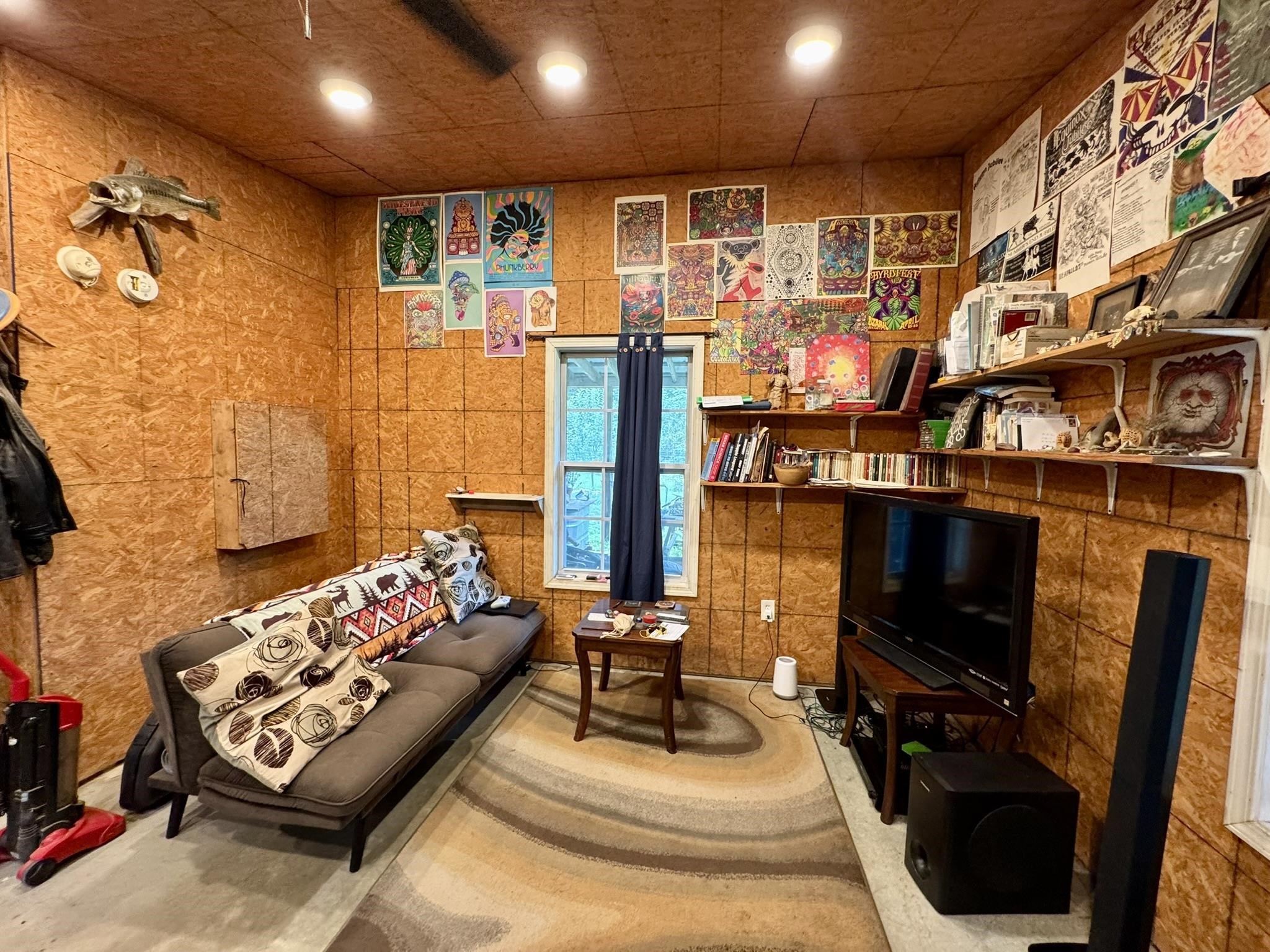 170 S Caney Springs Road  Melbourne, AR