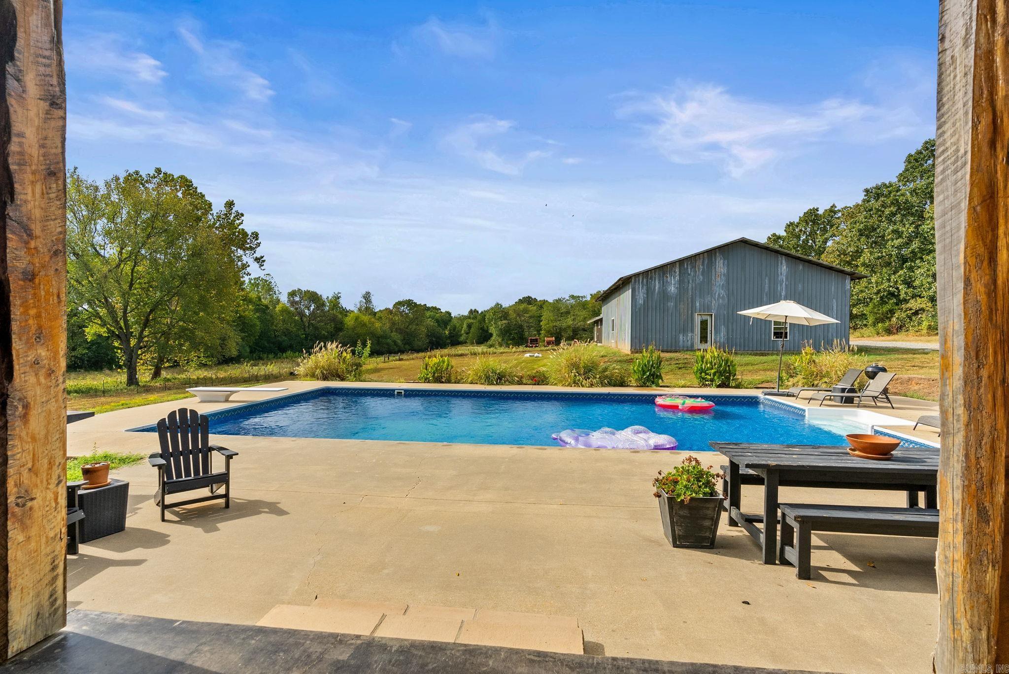 1431 Red Hill  Mount Vernon, AR
