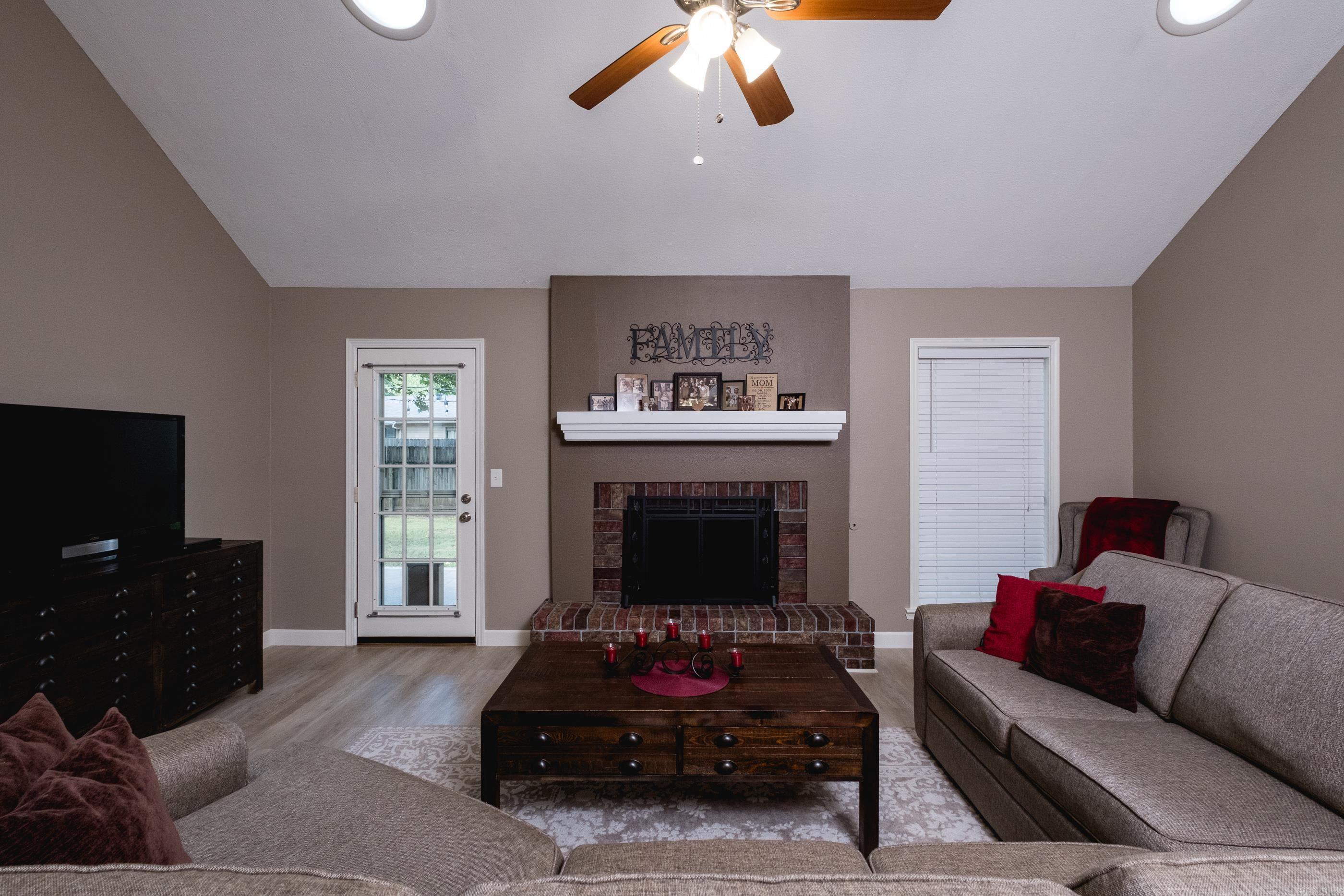 3 Sharondale  Maumelle, AR