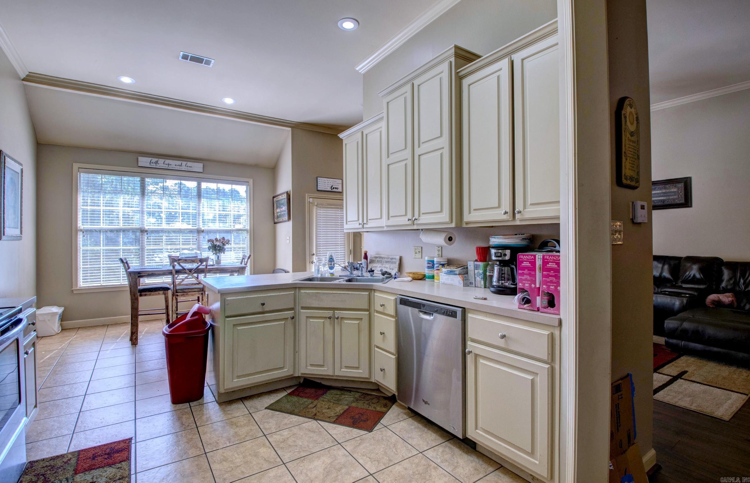 3 Regal  Maumelle, AR