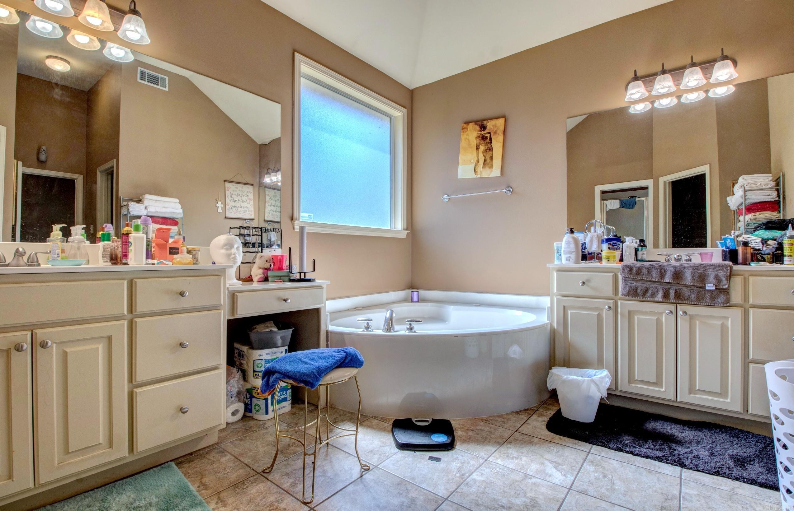 3 Regal  Maumelle, AR