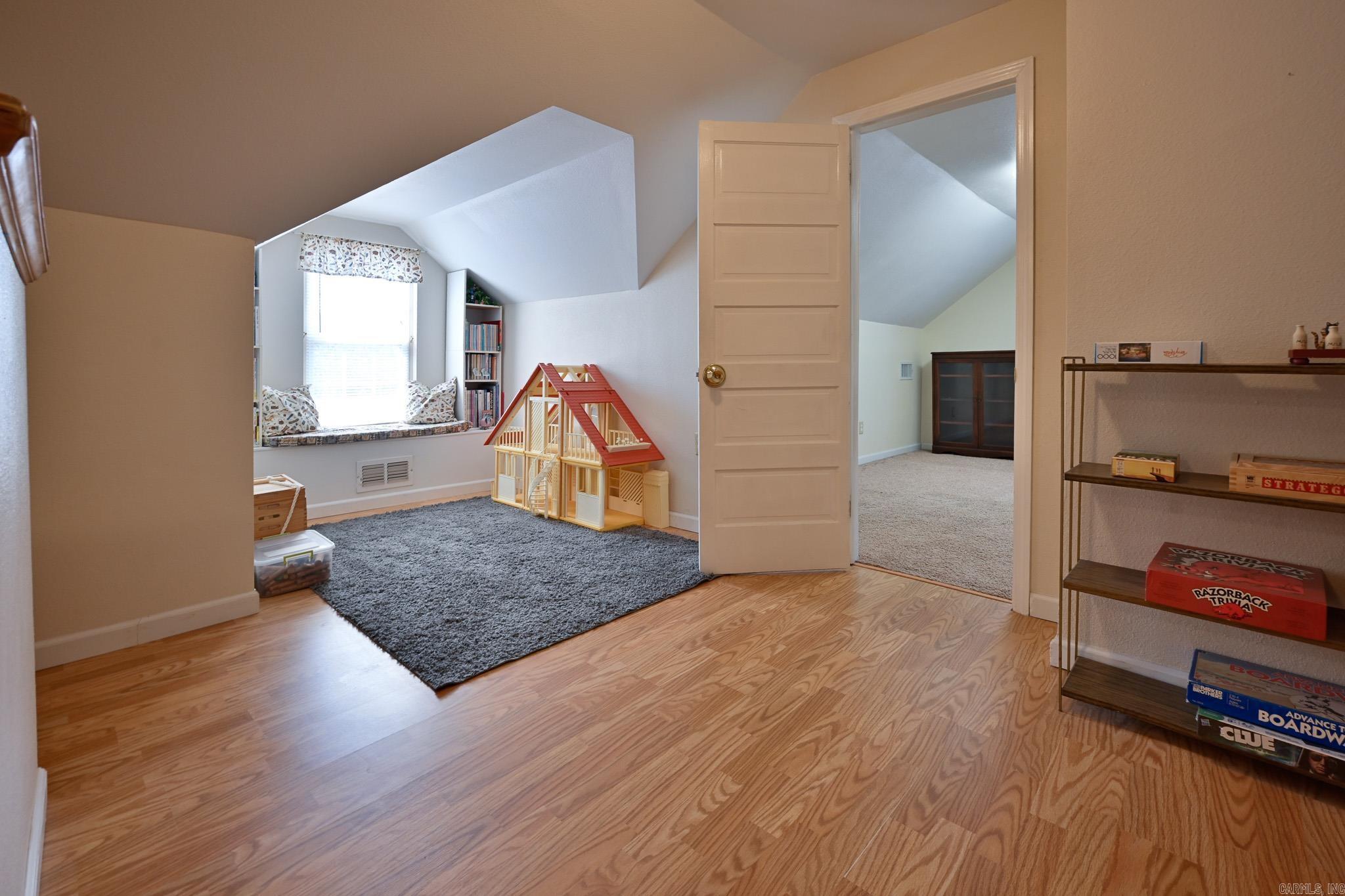 1010 Janssen  Mena, AR