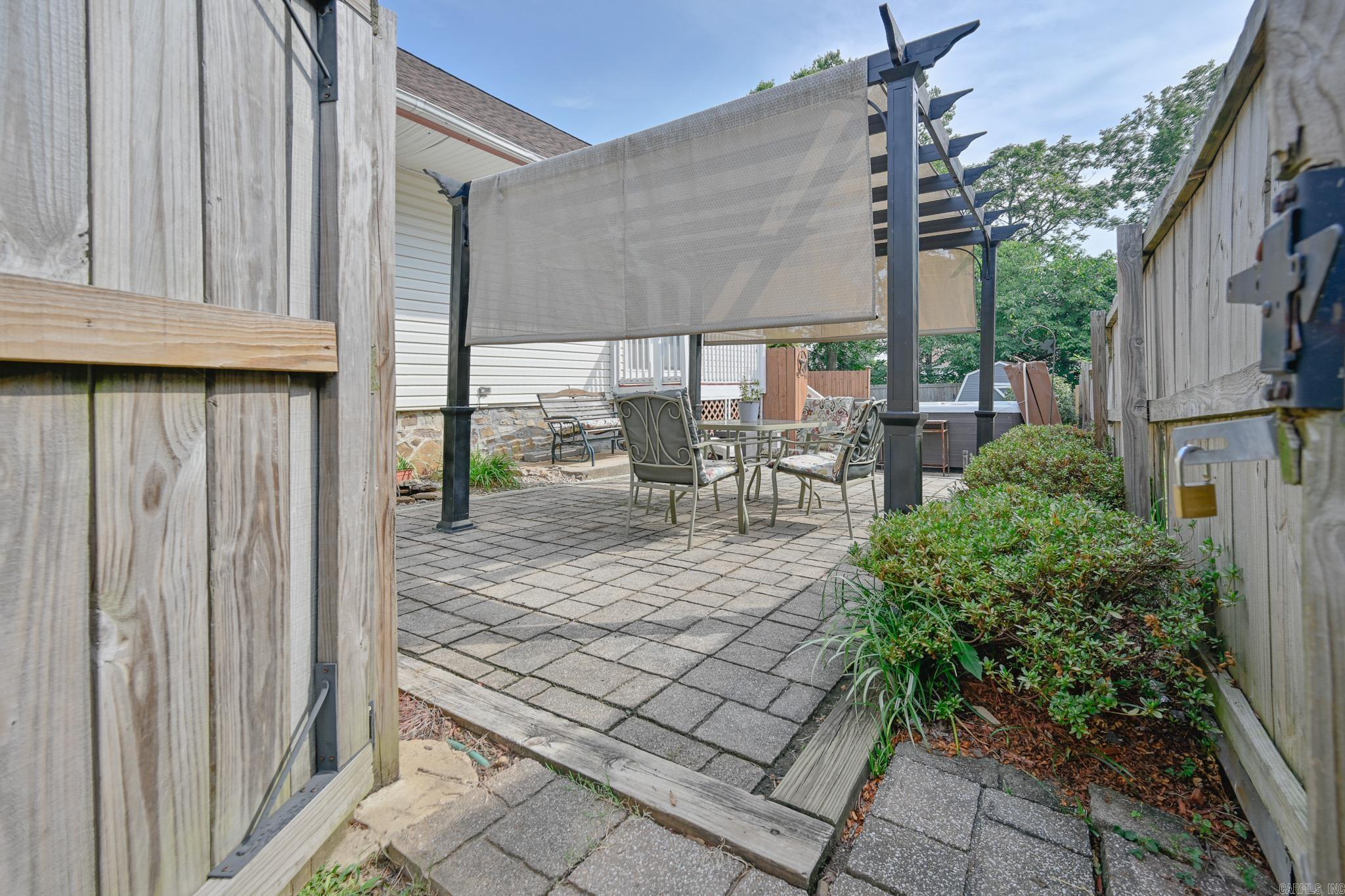 1010 Janssen  Mena, AR
