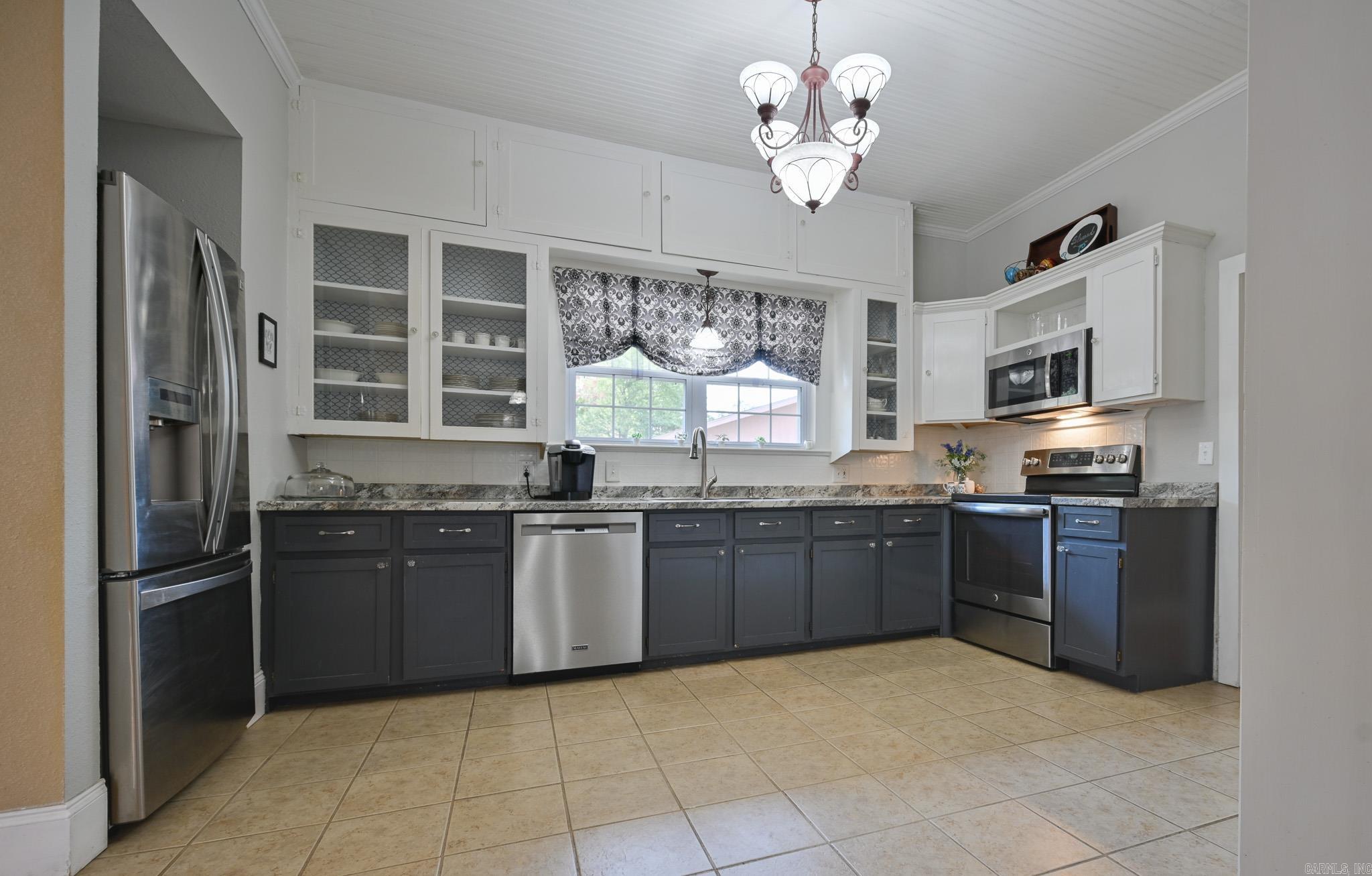 1010 Janssen  Mena, AR