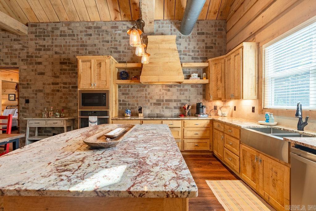 583 River  Heber Springs, AR