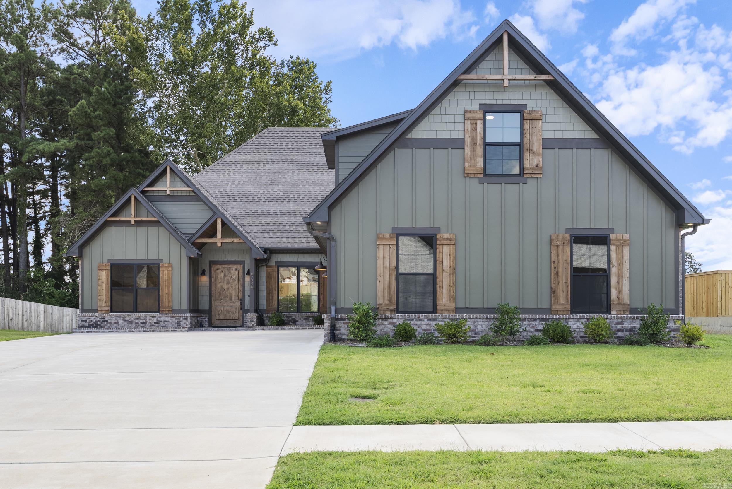 5645 Tivoli  Conway, AR