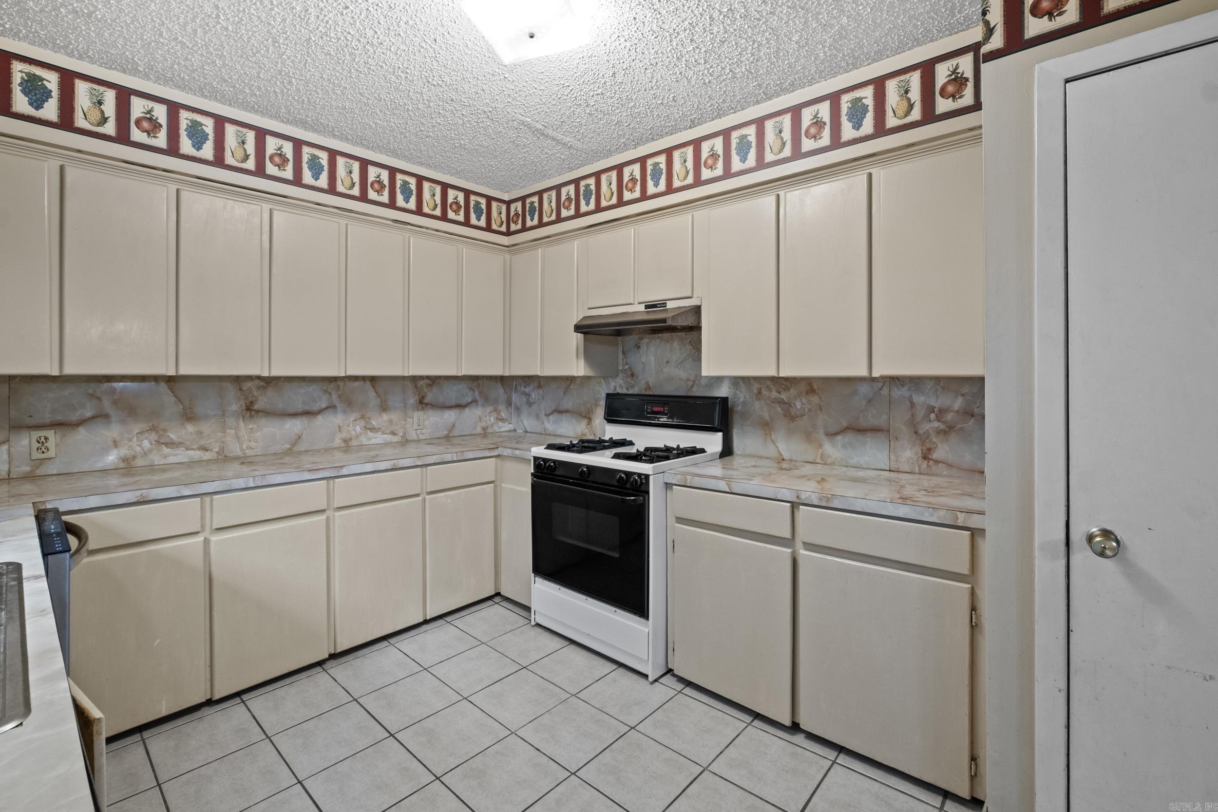 1005 N Walkers Corner  Scott, AR