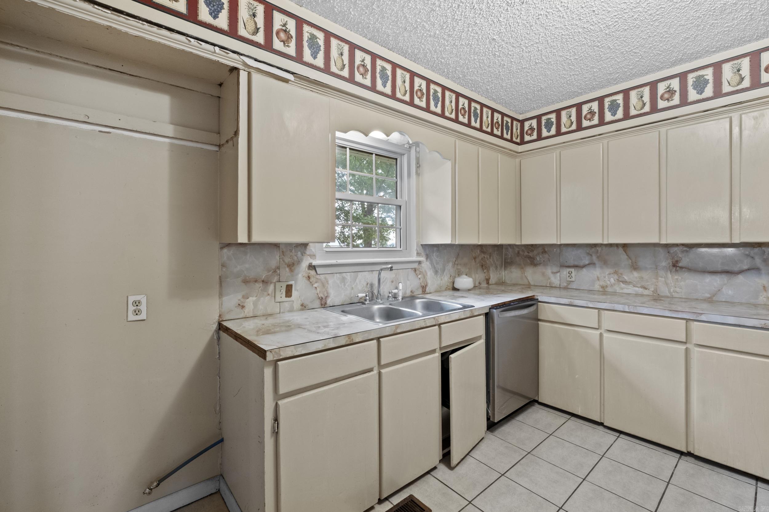 1005 N Walkers Corner  Scott, AR