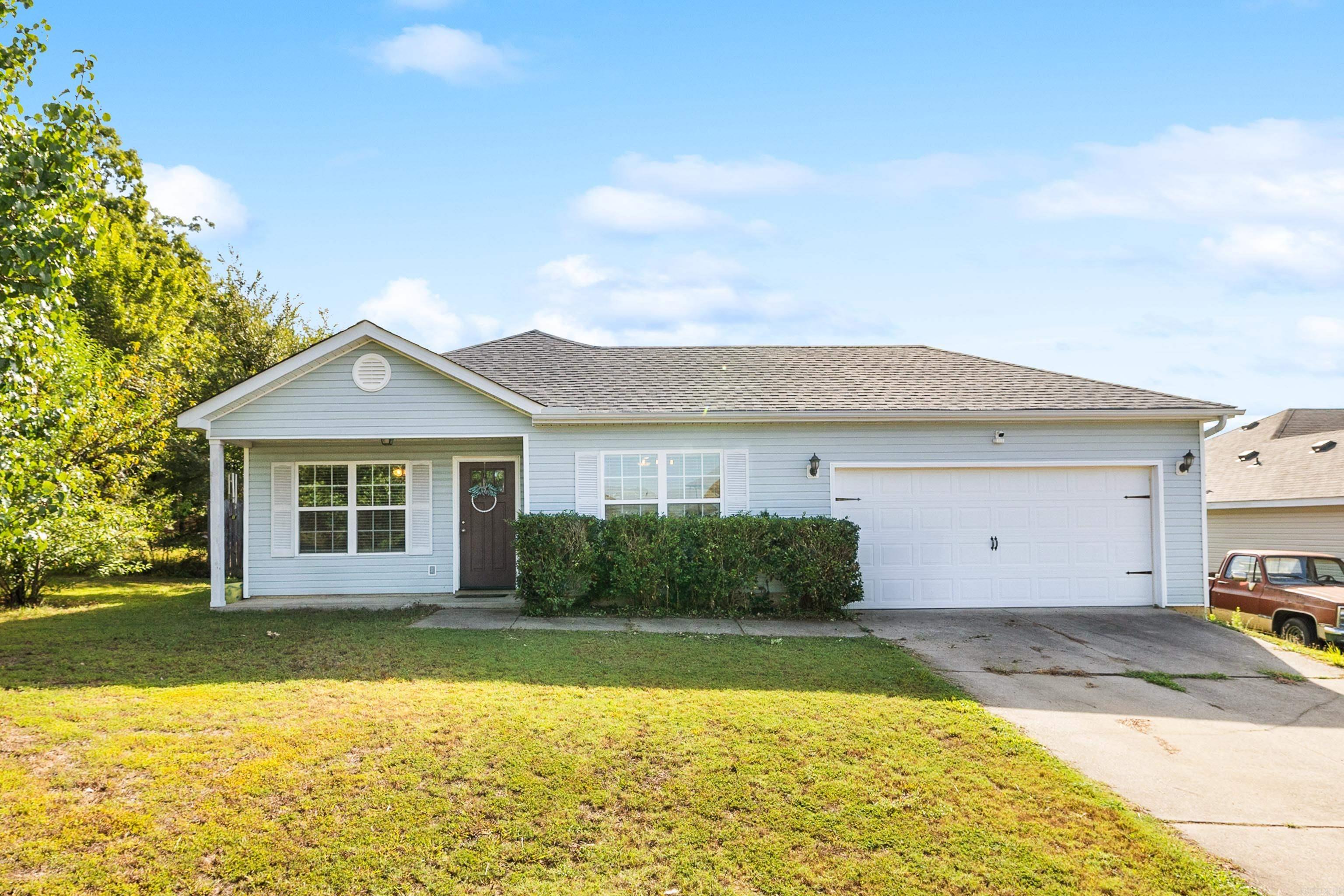 1202 Meadows dr  Benton, AR