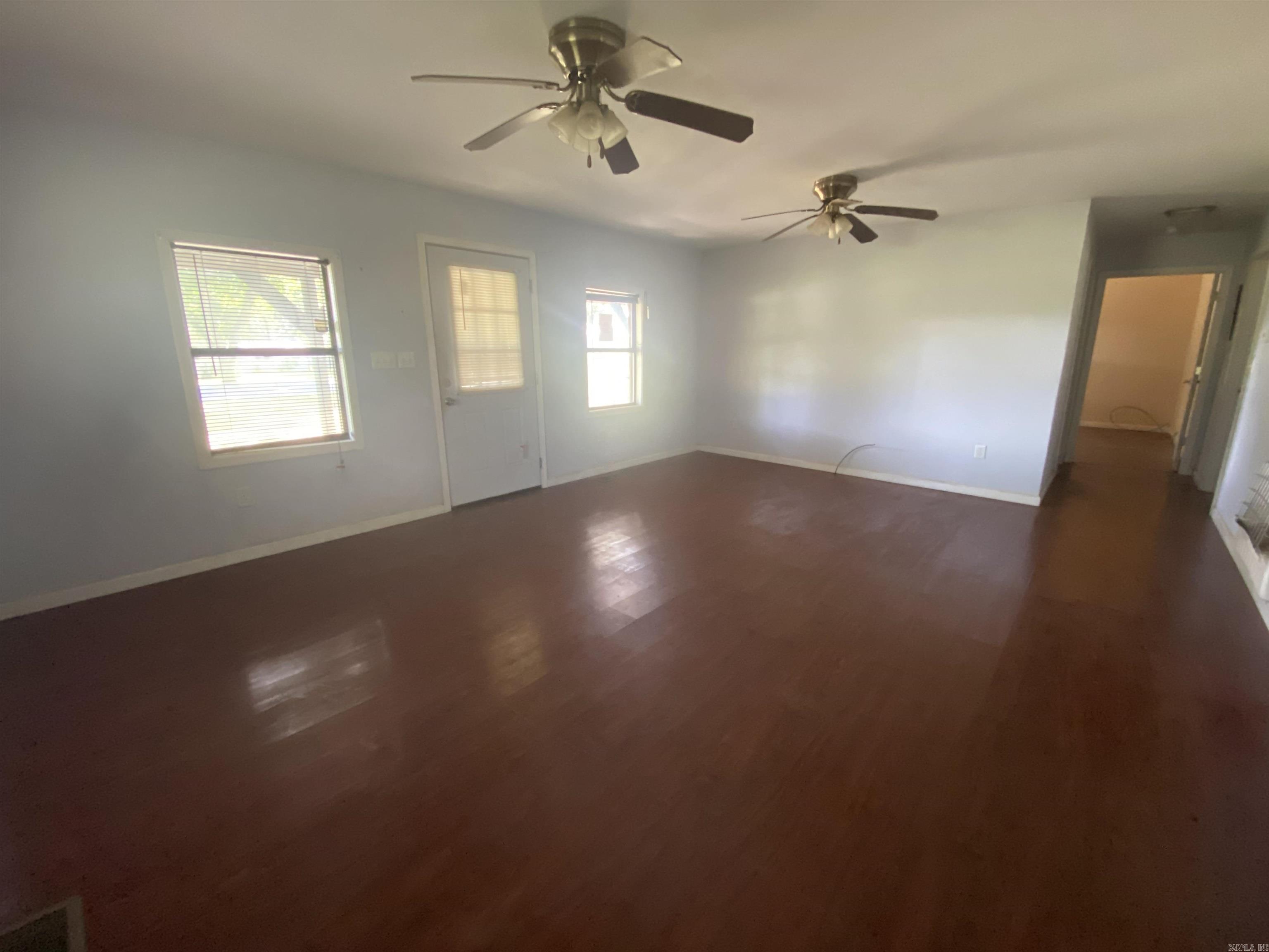 2001 S Main  Newport, AR