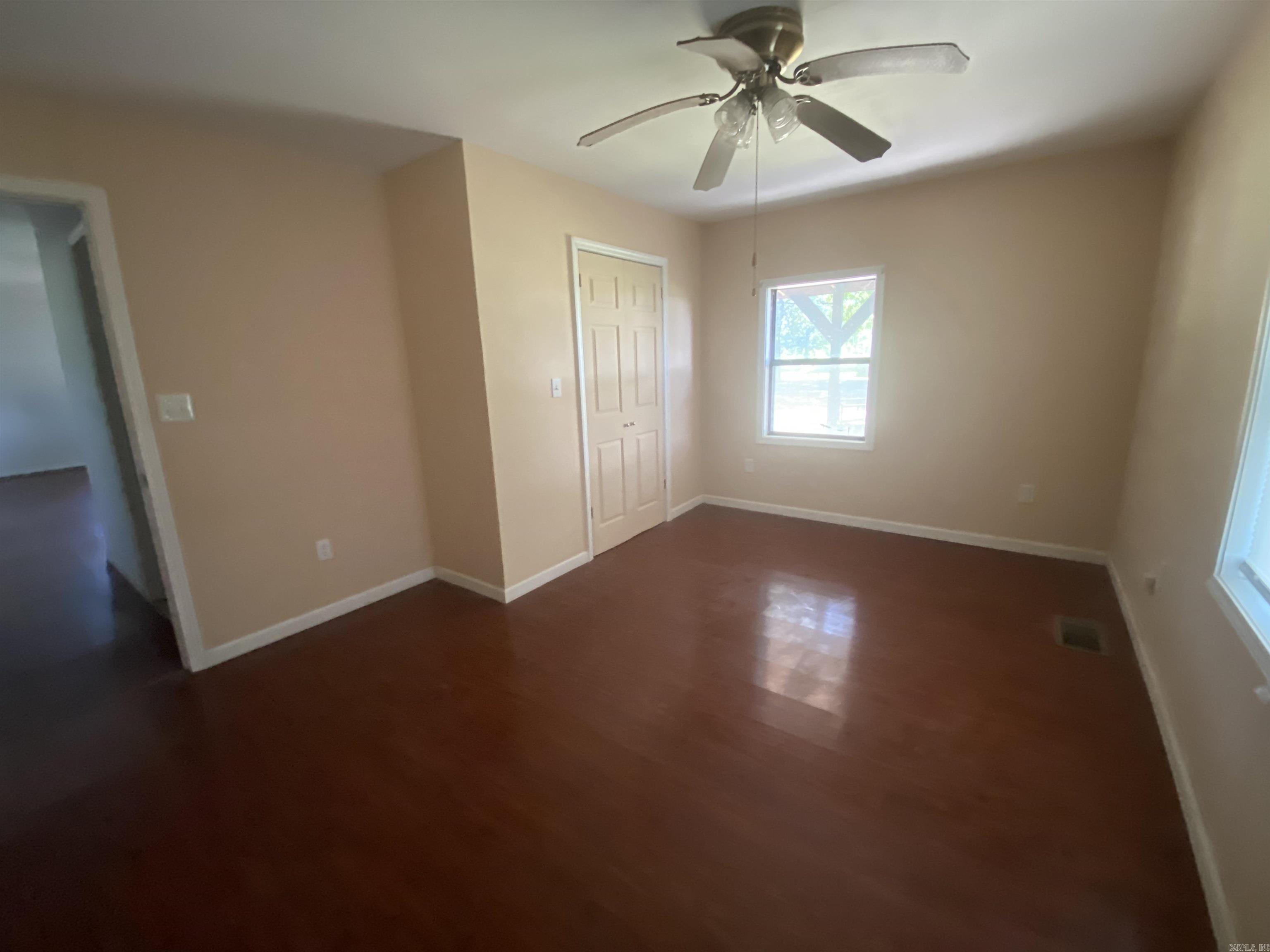 2001 S Main  Newport, AR