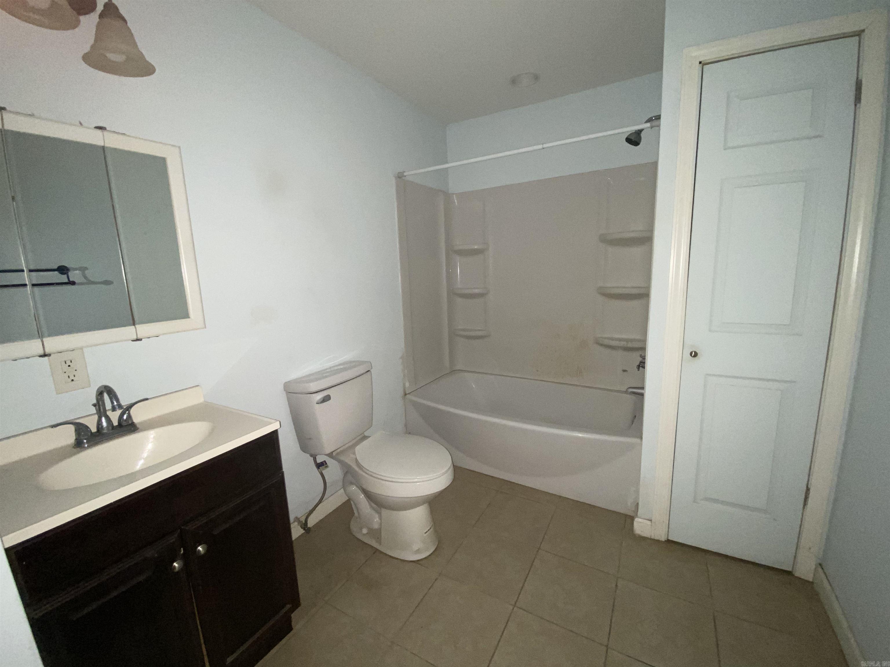 2001 S Main  Newport, AR