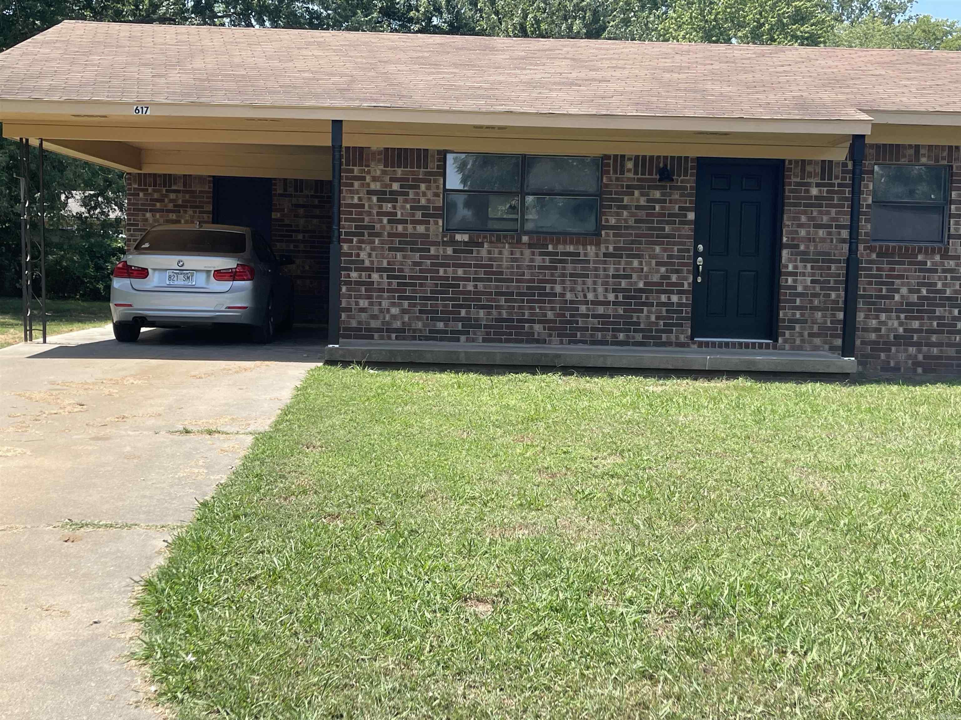 617 N 35th  Ozark, AR