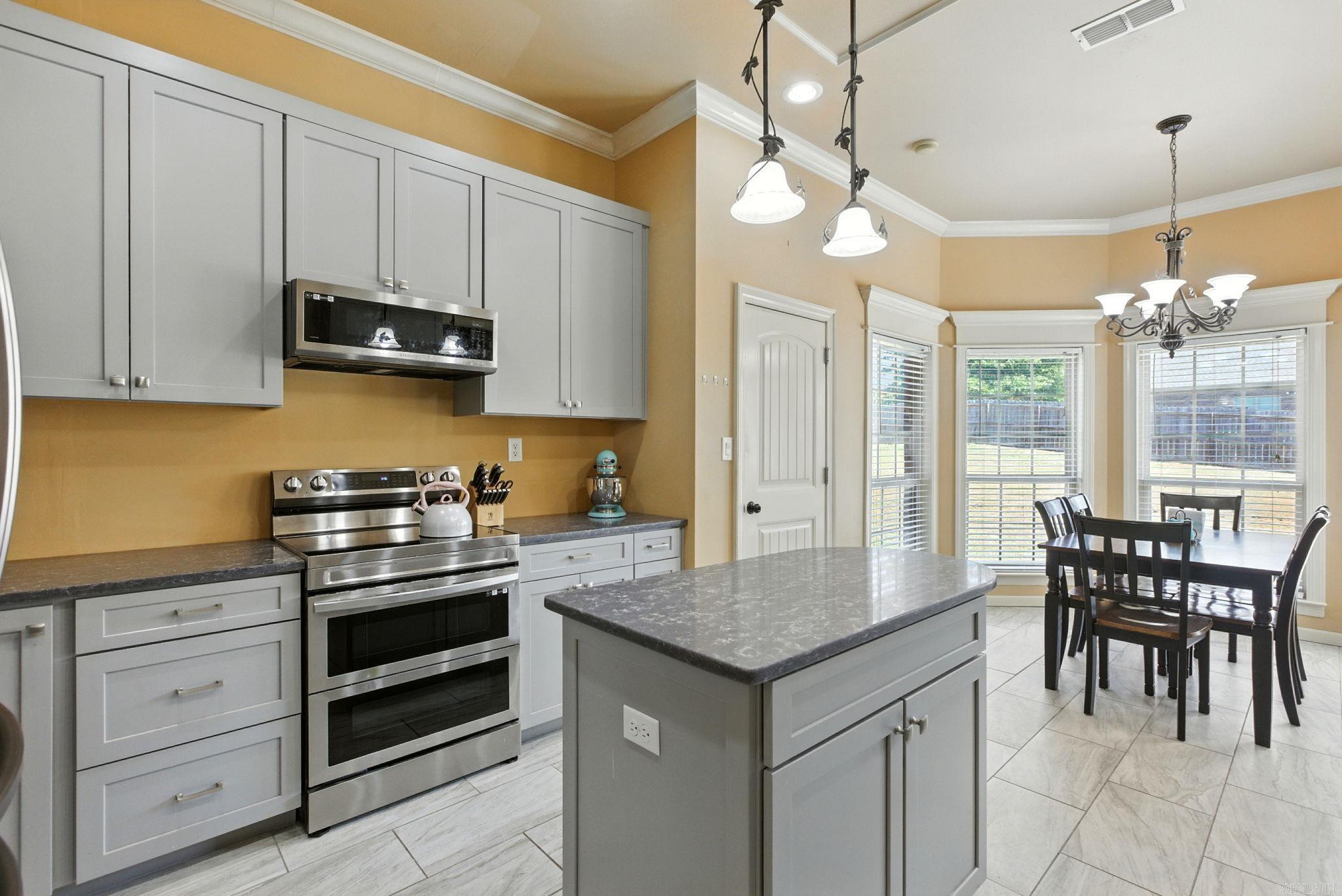 44 Shadow Creek Cir  Austin, AR