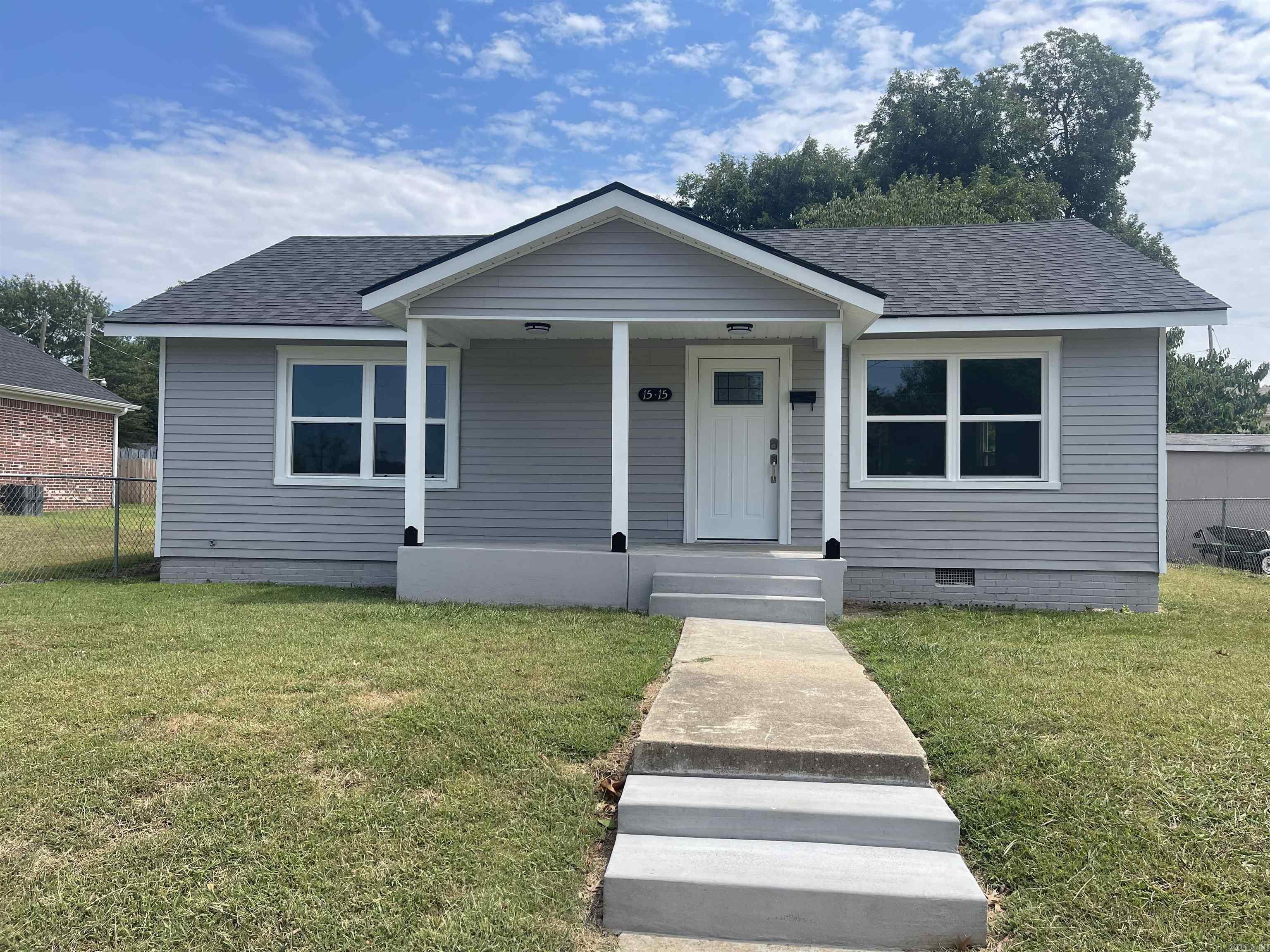 1515 S Izard  Little Rock, AR