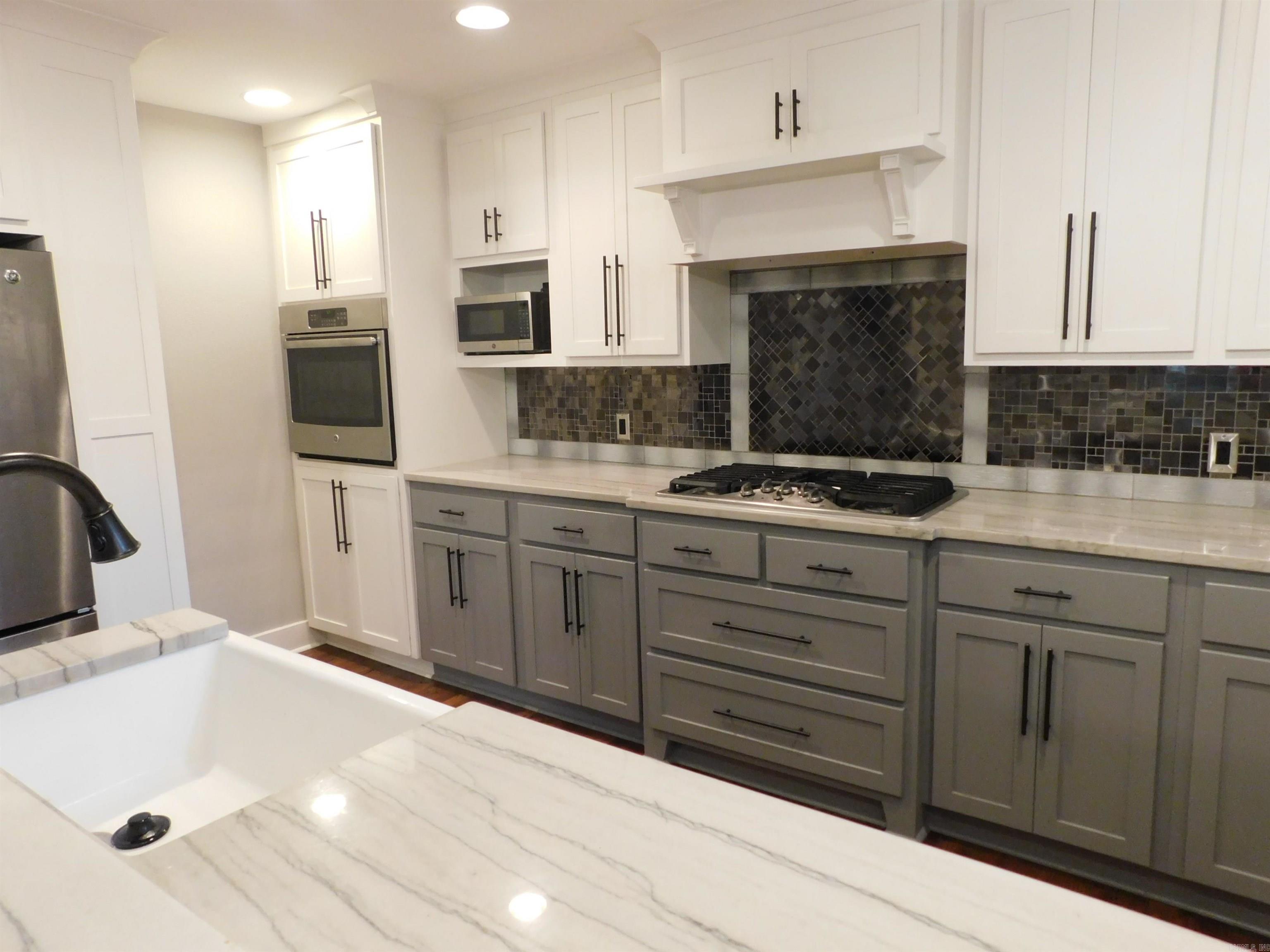 412 W 19th