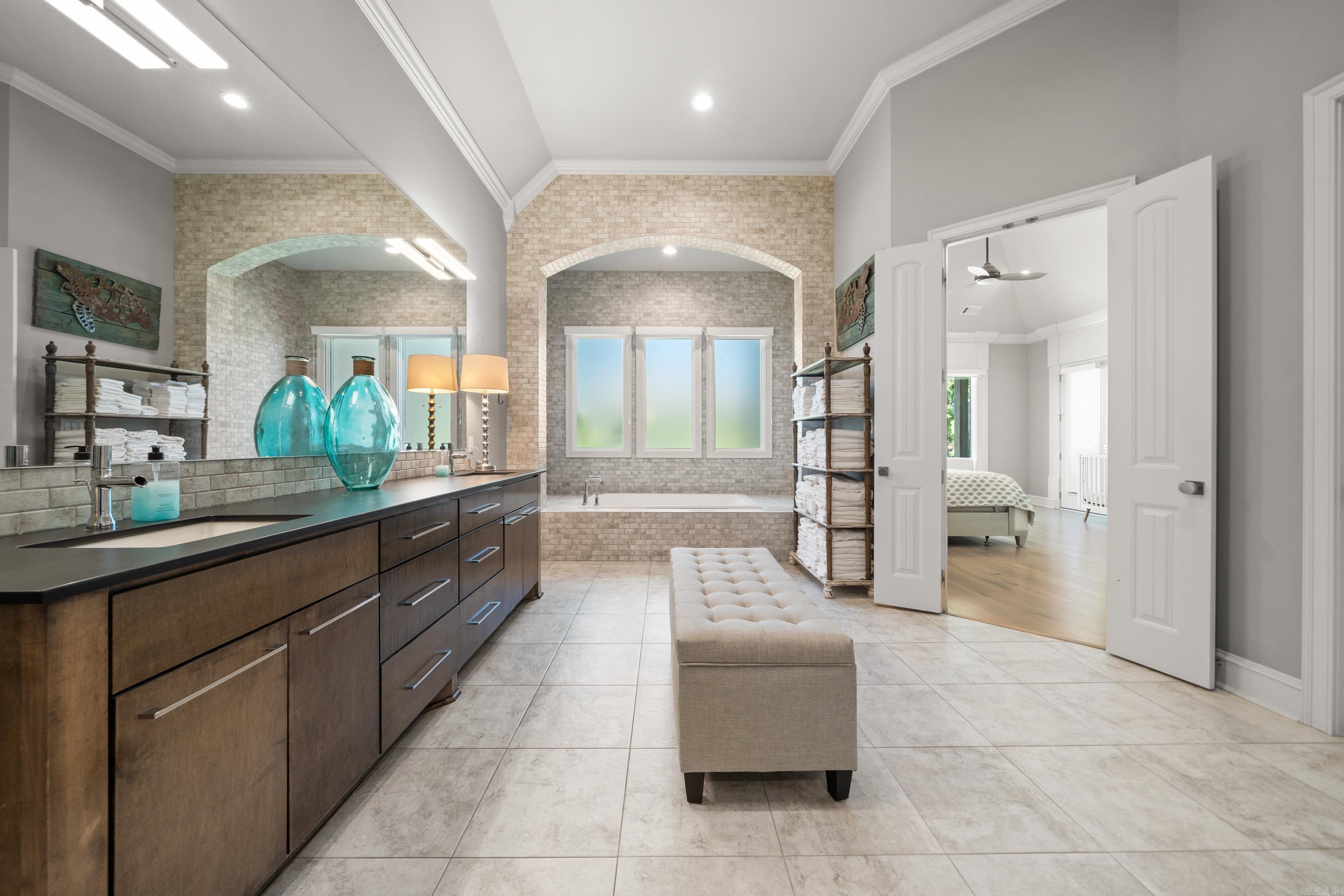 202 Arlington Park Court Hot Springs, AR 71901