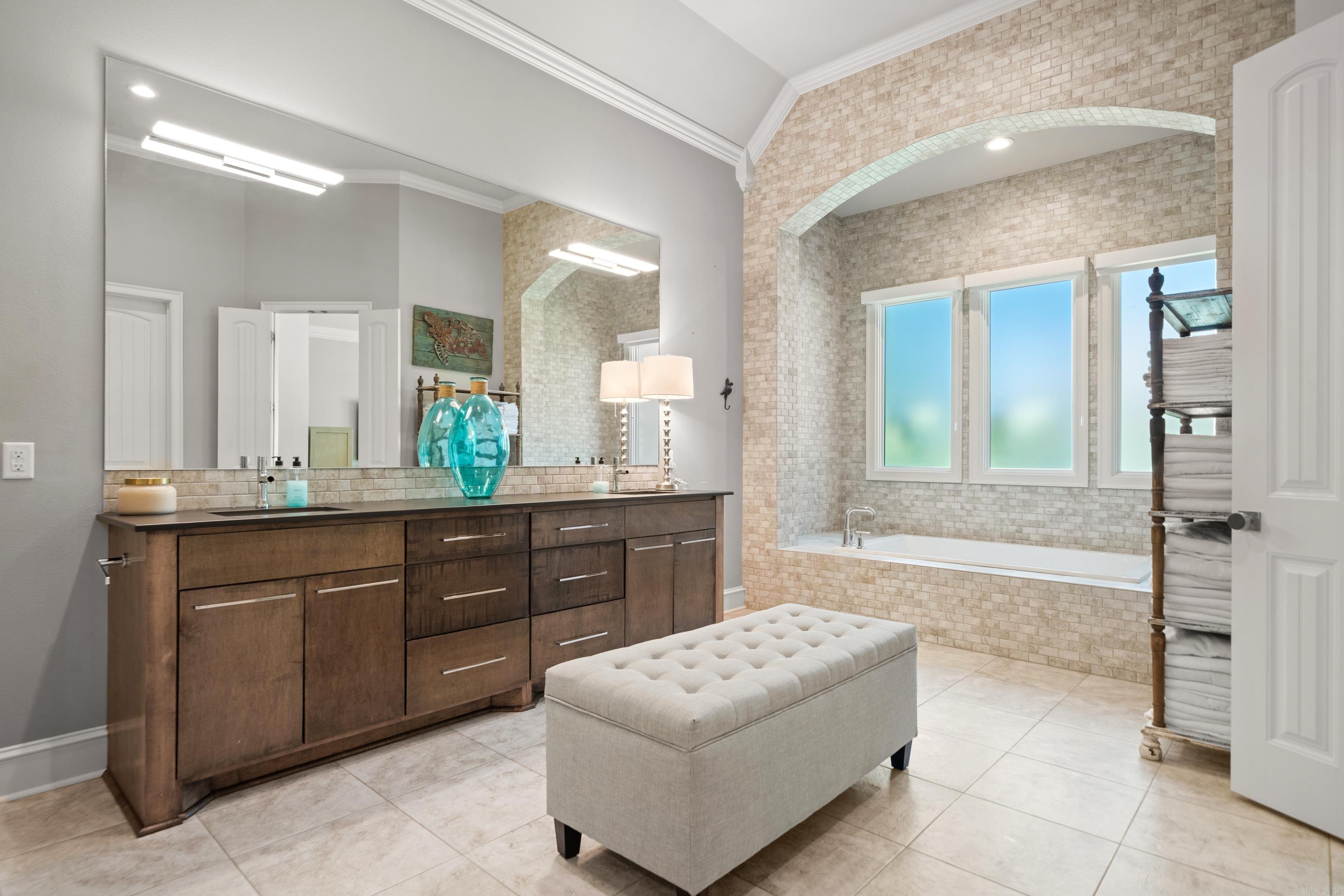 202 Arlington Park Court Hot Springs, AR 71901