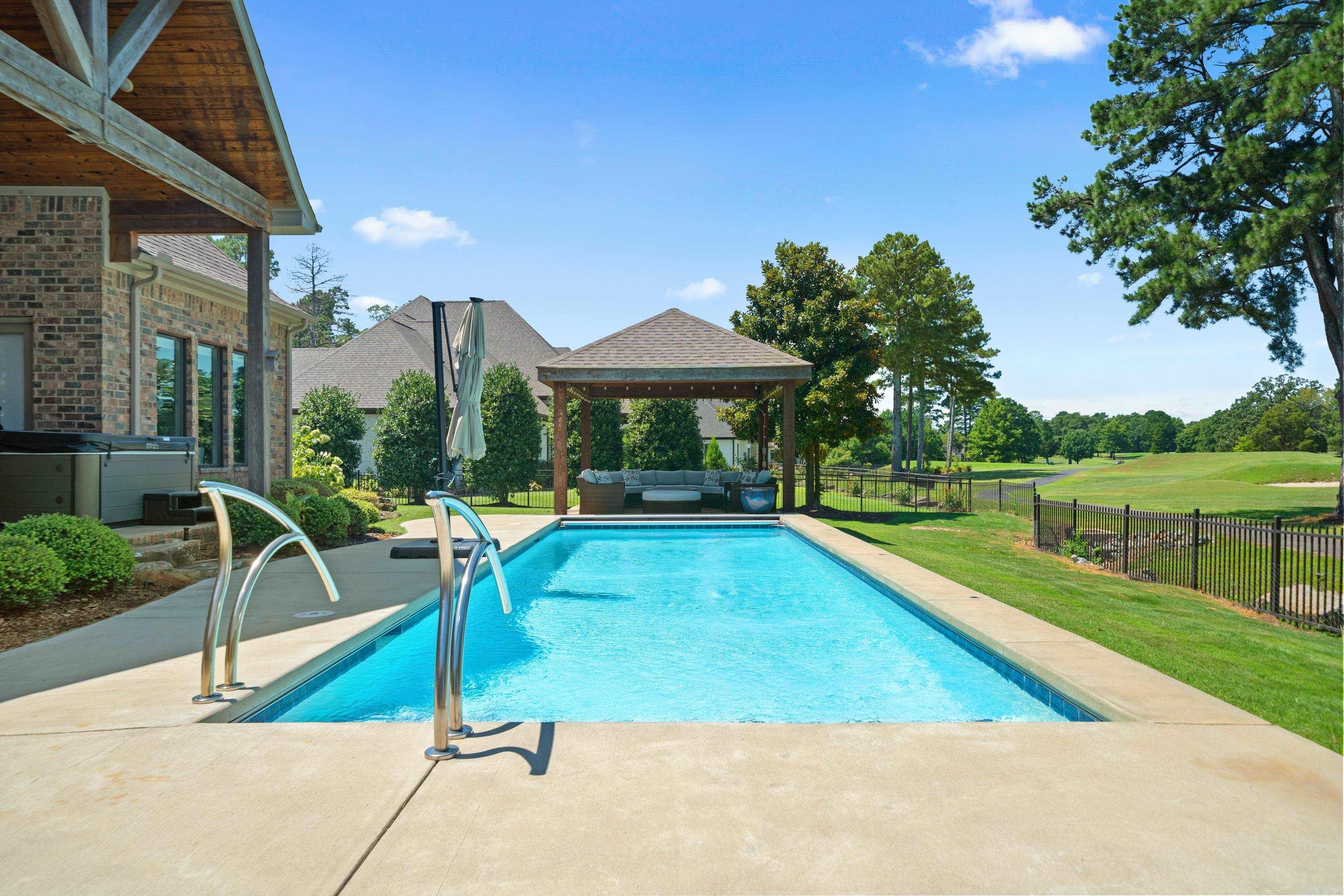 202 Arlington Park Court Hot Springs, AR 71901
