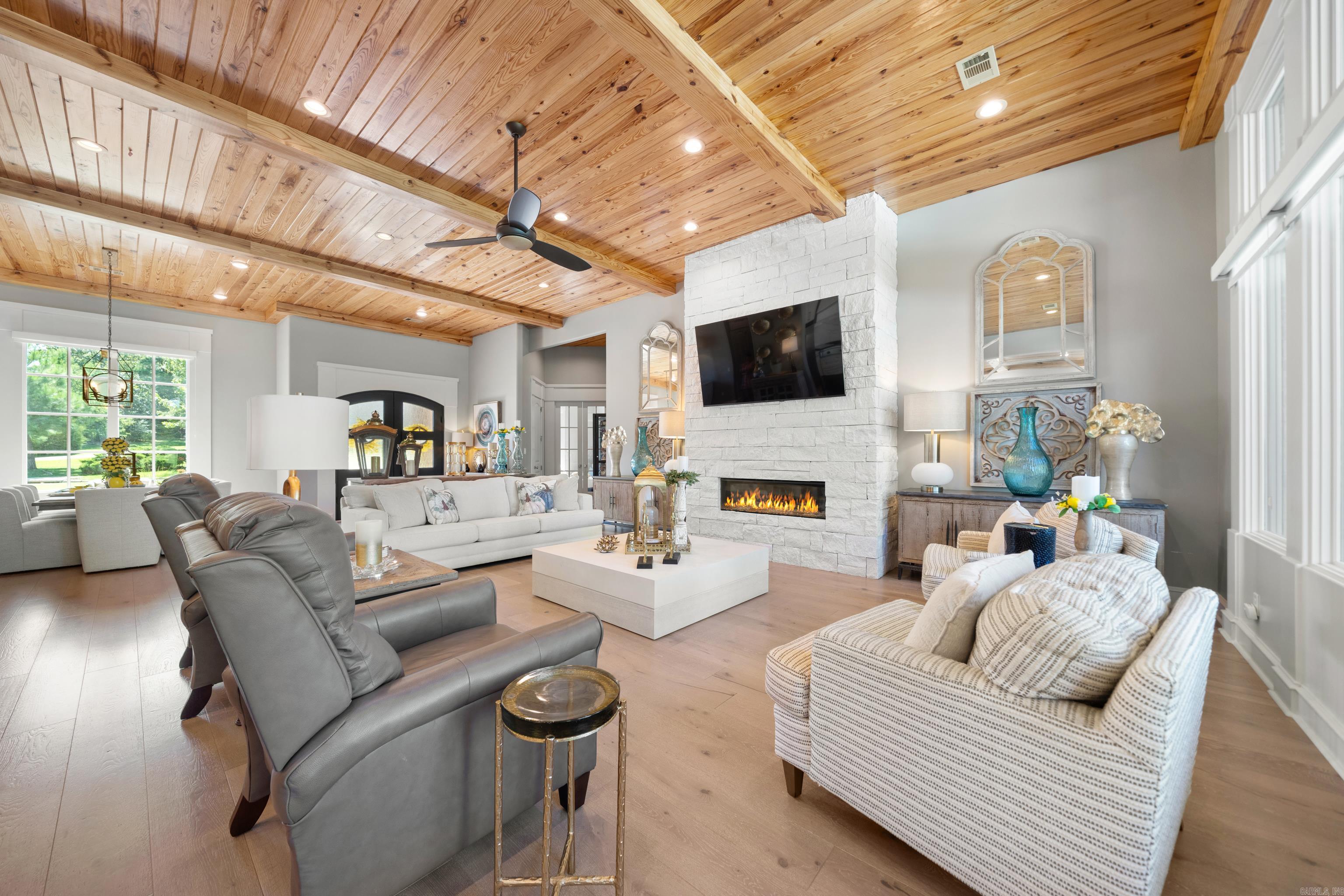 202 Arlington Park Court Hot Springs, AR 71901