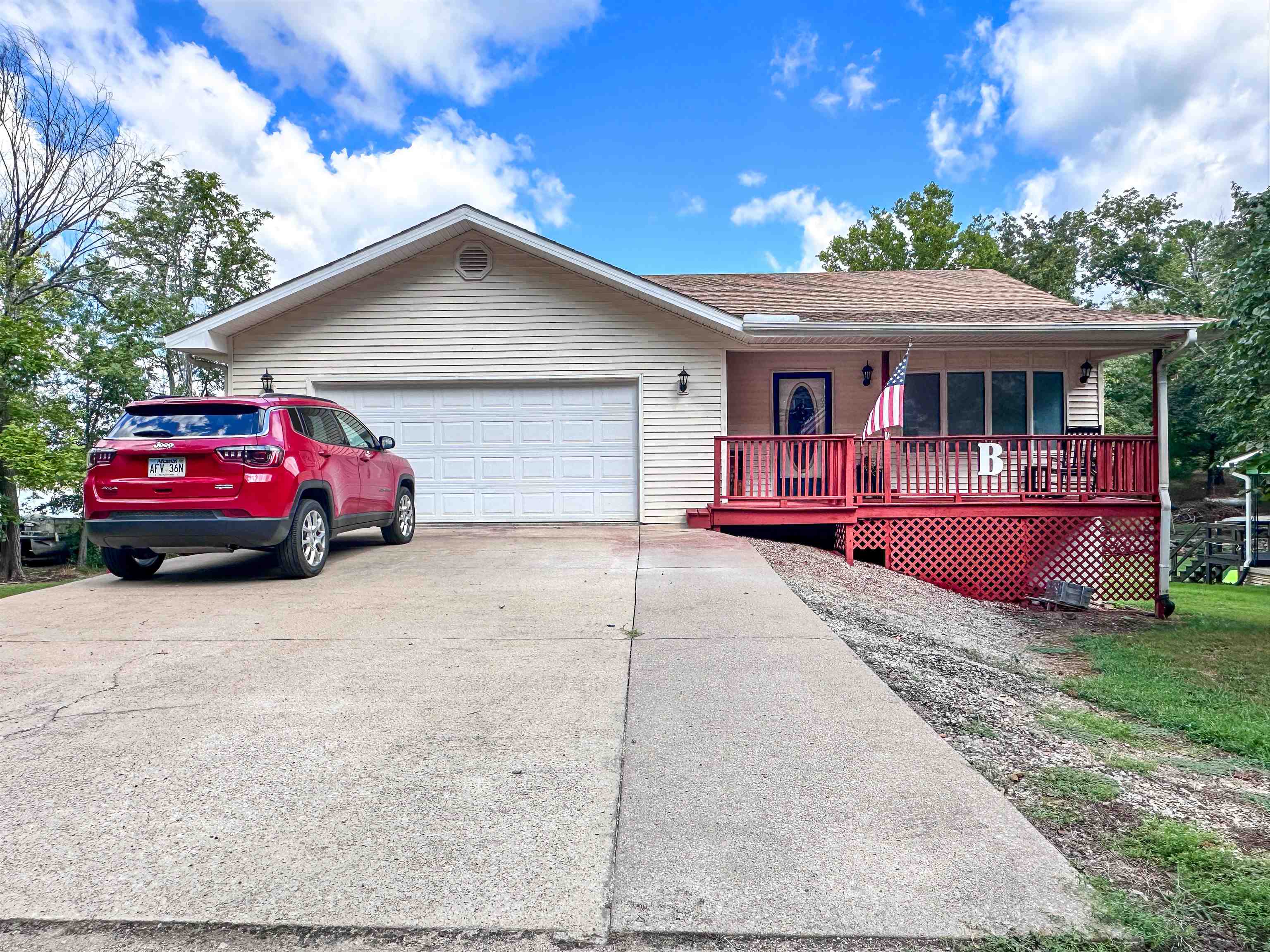 152 E Lakeshore Drive