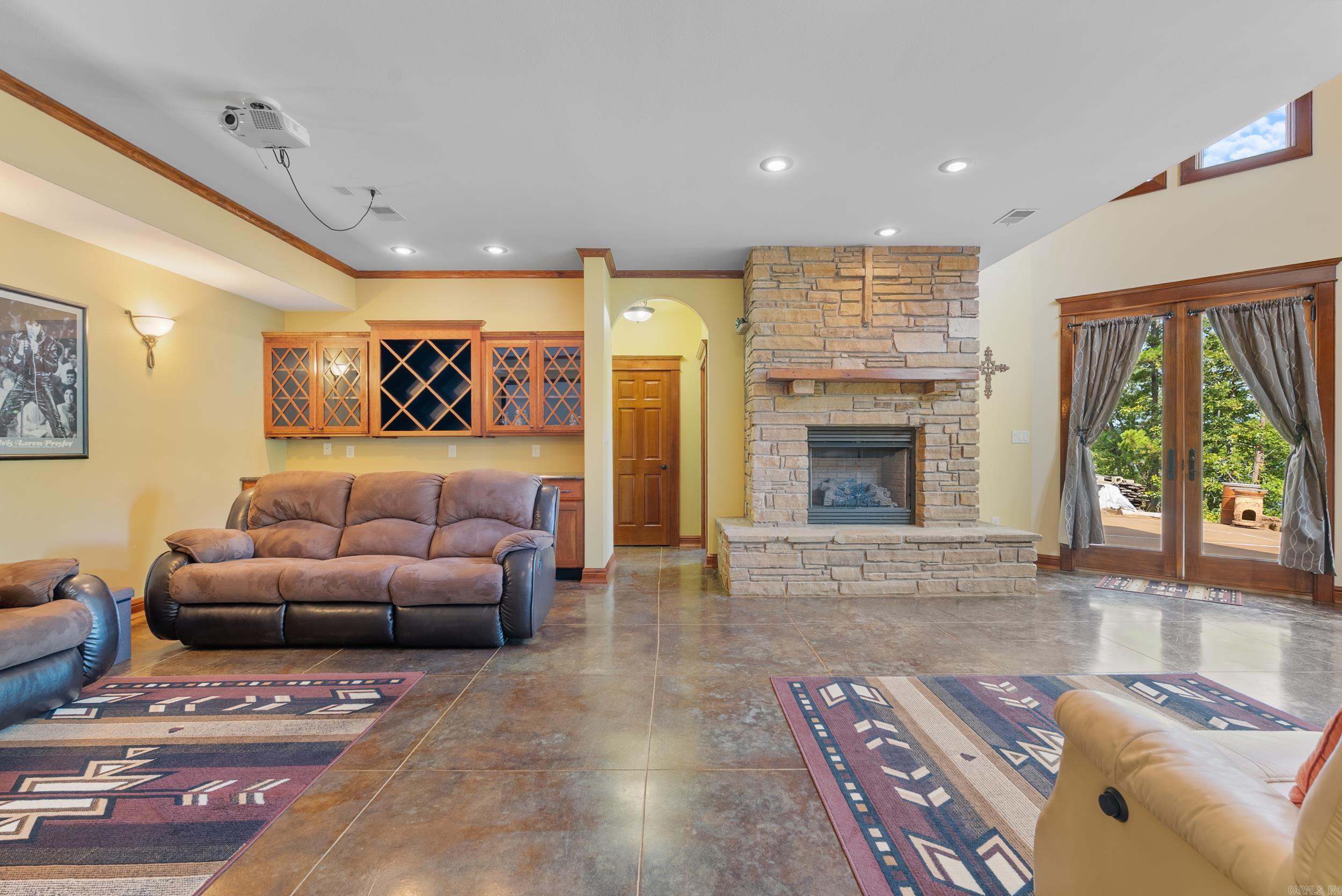 228 E Windfall  Bee Branch, AR