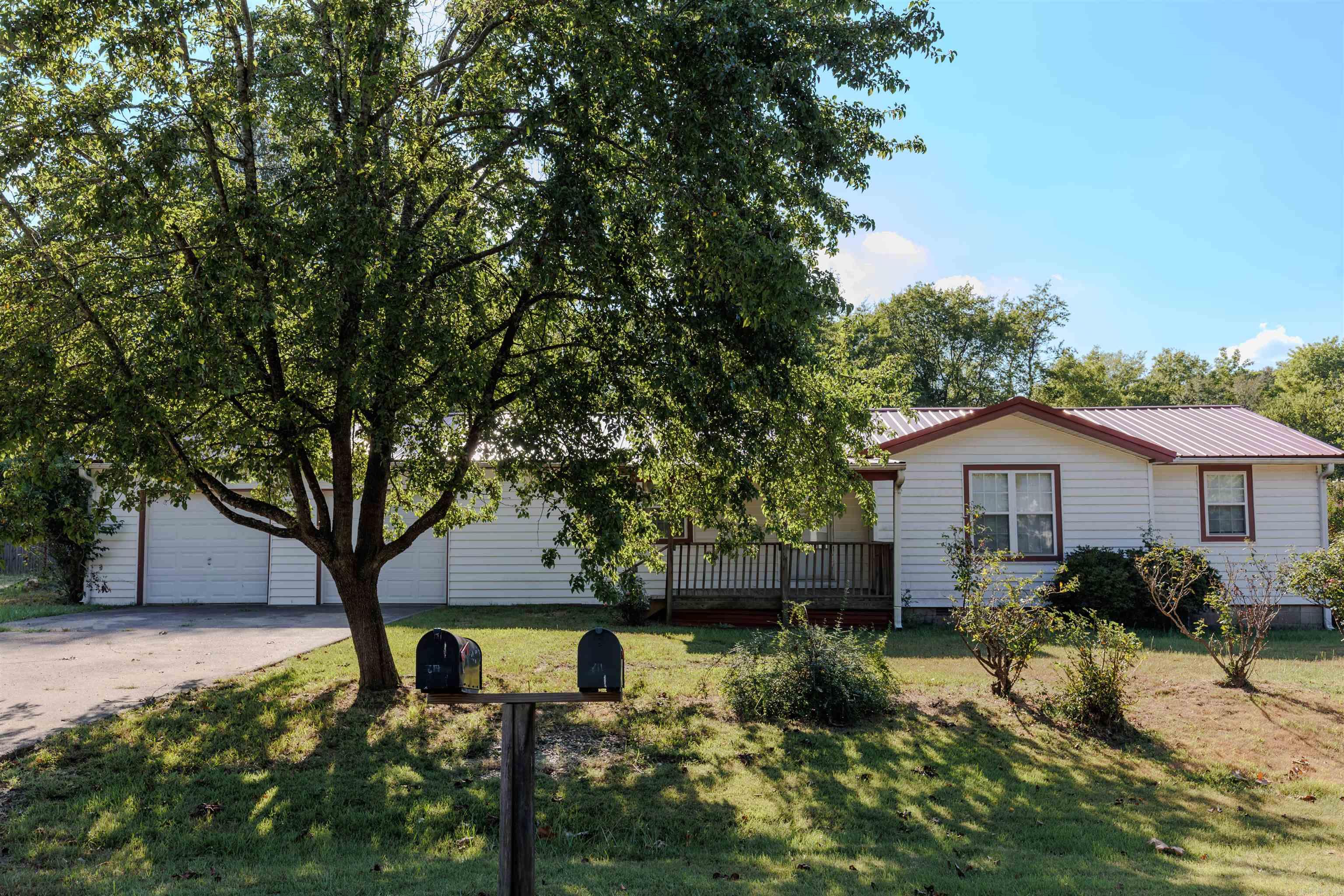 611 S Johnson  Perry, AR