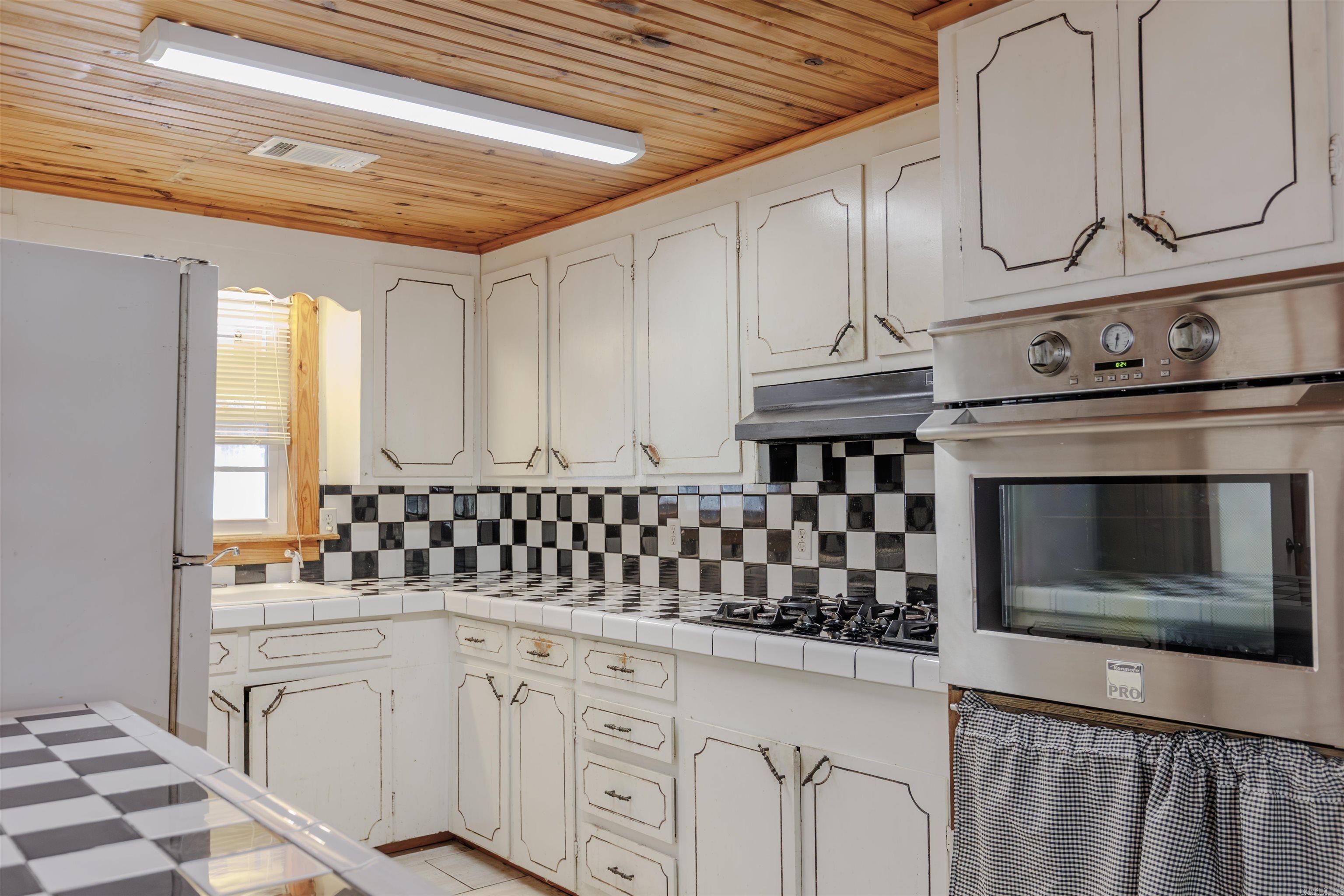 611 S Johnson  Perry, AR