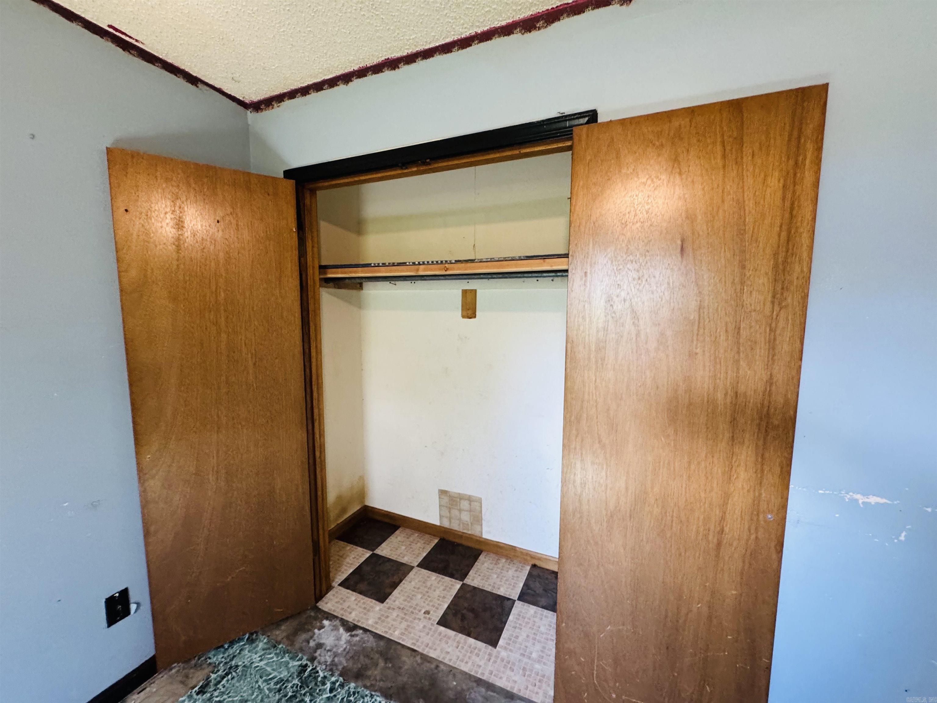 519 Frank T Bunton  Lonoke, AR