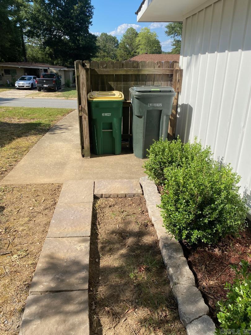 8815 Cloverhill  Little Rock, AR