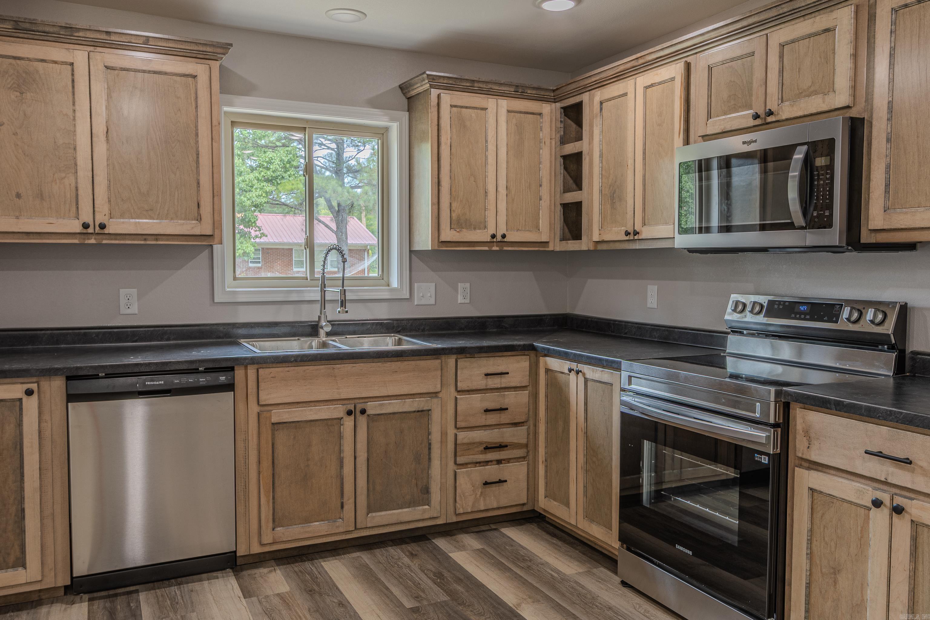 619 N 10TH  Paragould, AR