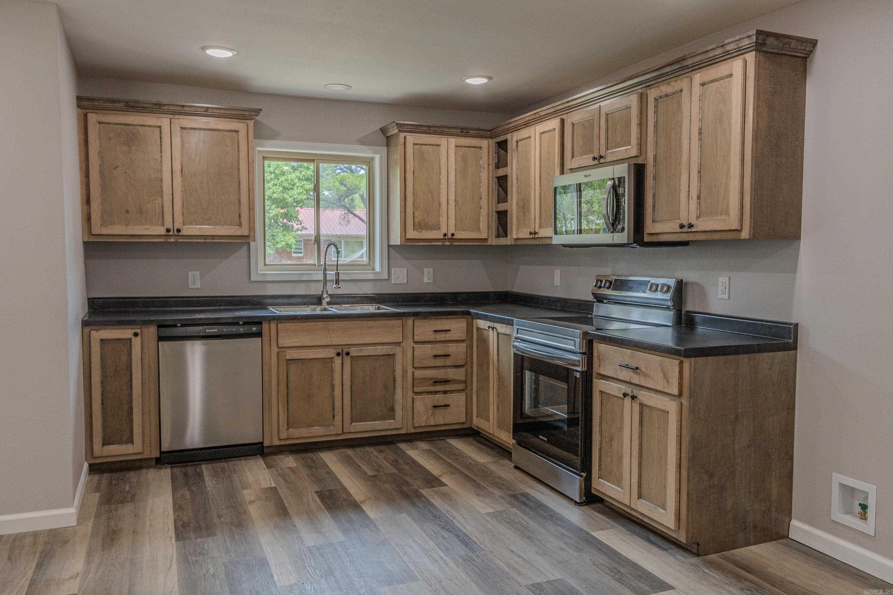 619 N 10TH  Paragould, AR