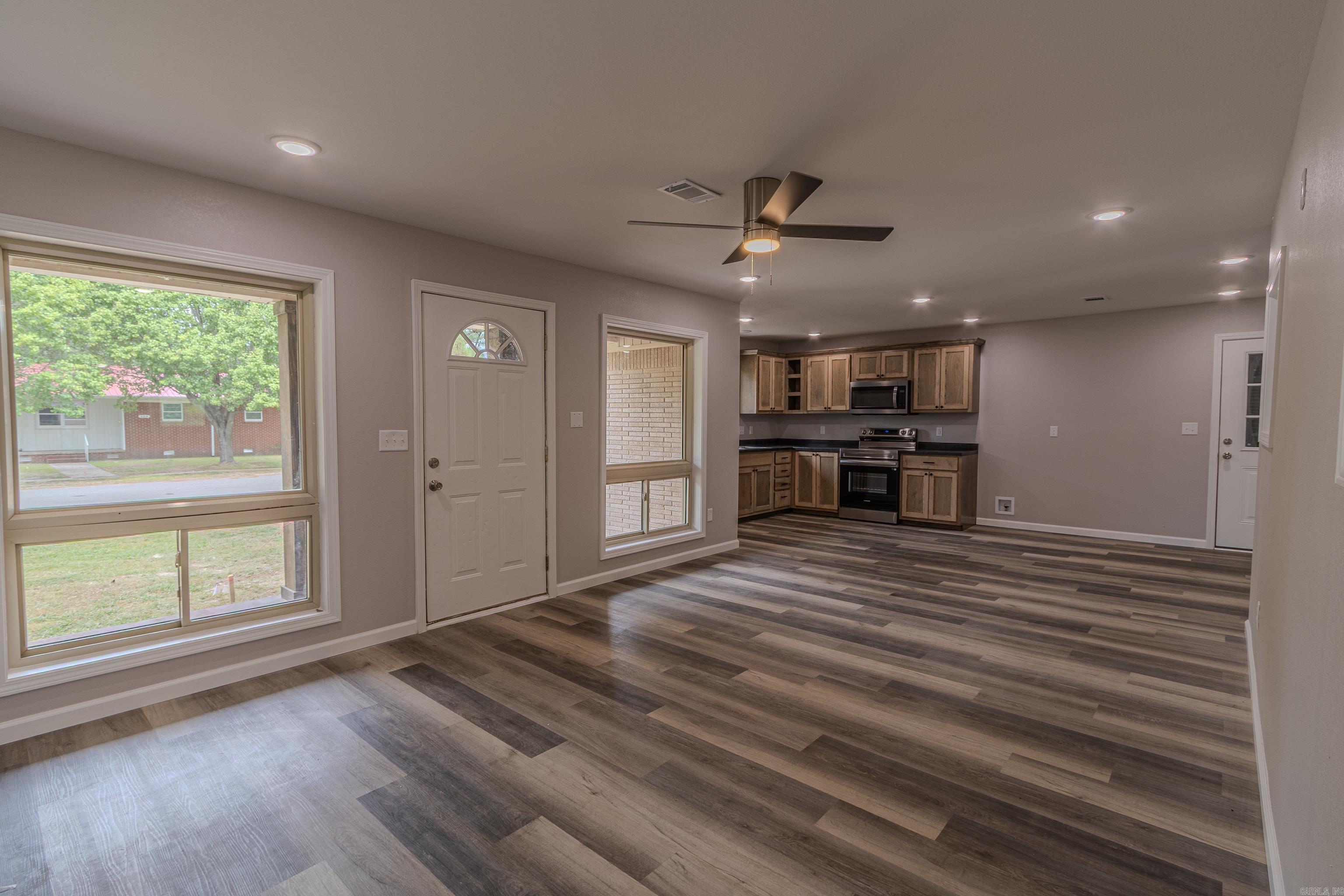 619 N 10TH  Paragould, AR