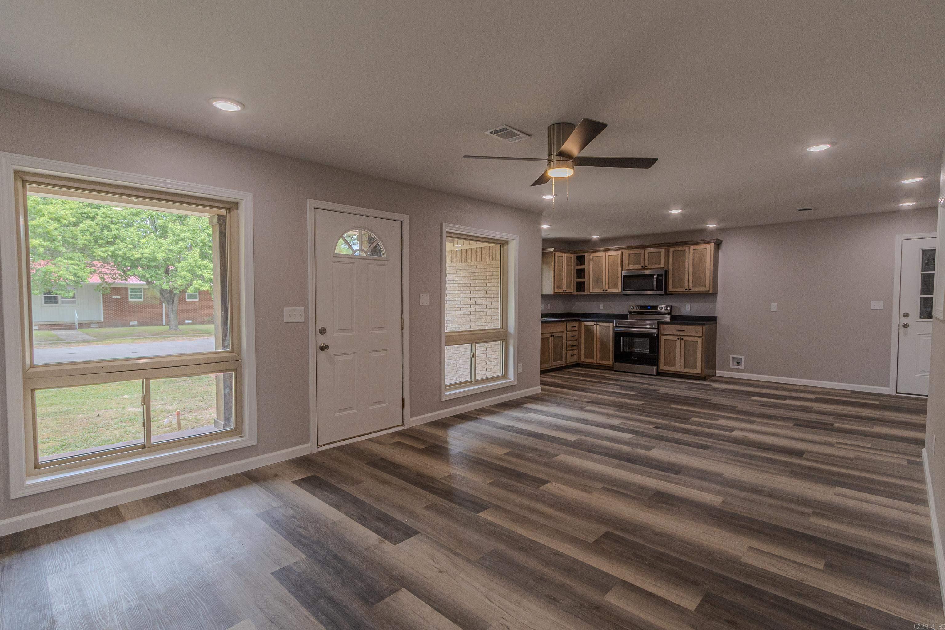 619 N 10TH  Paragould, AR