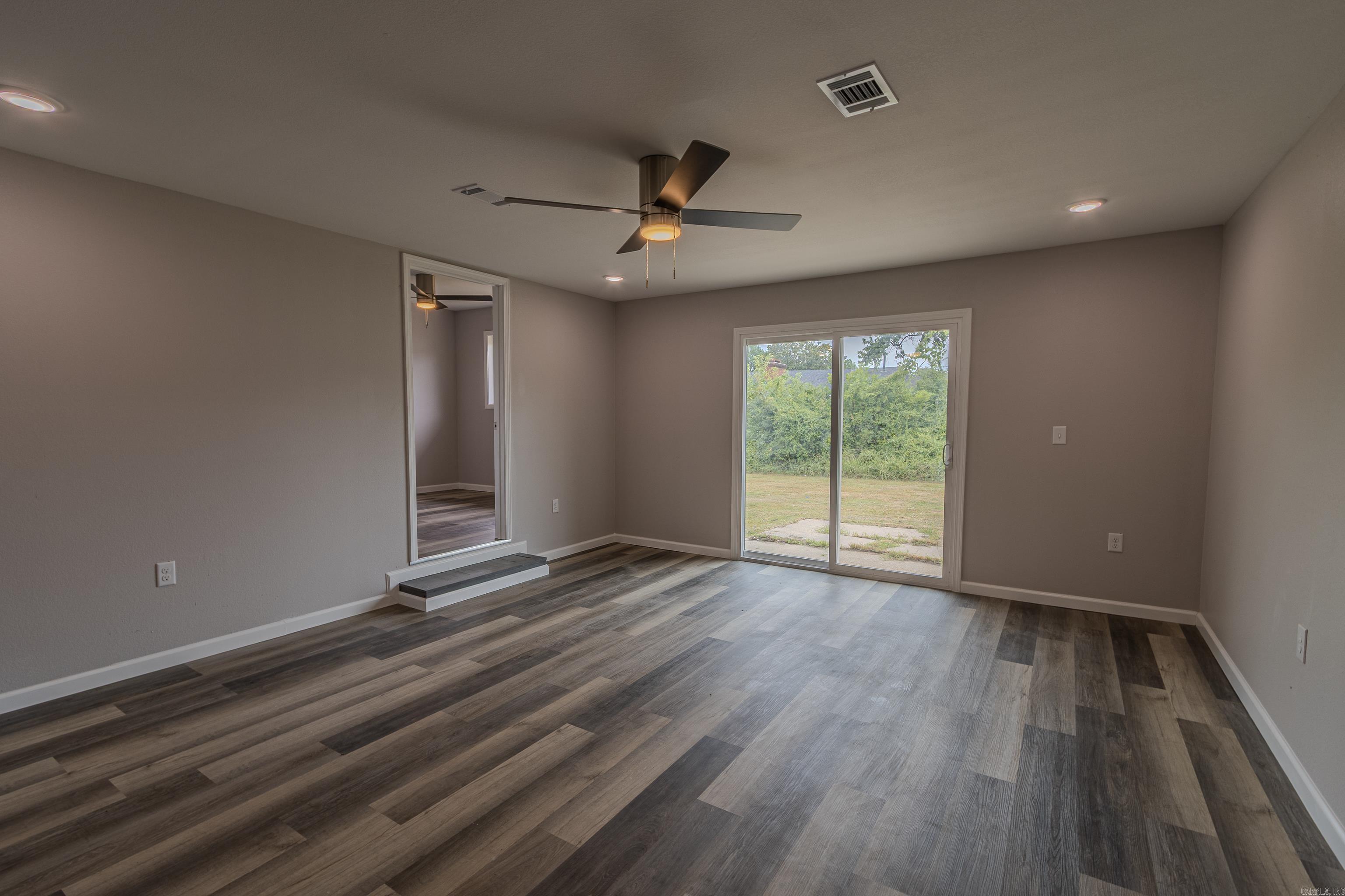 619 N 10TH  Paragould, AR
