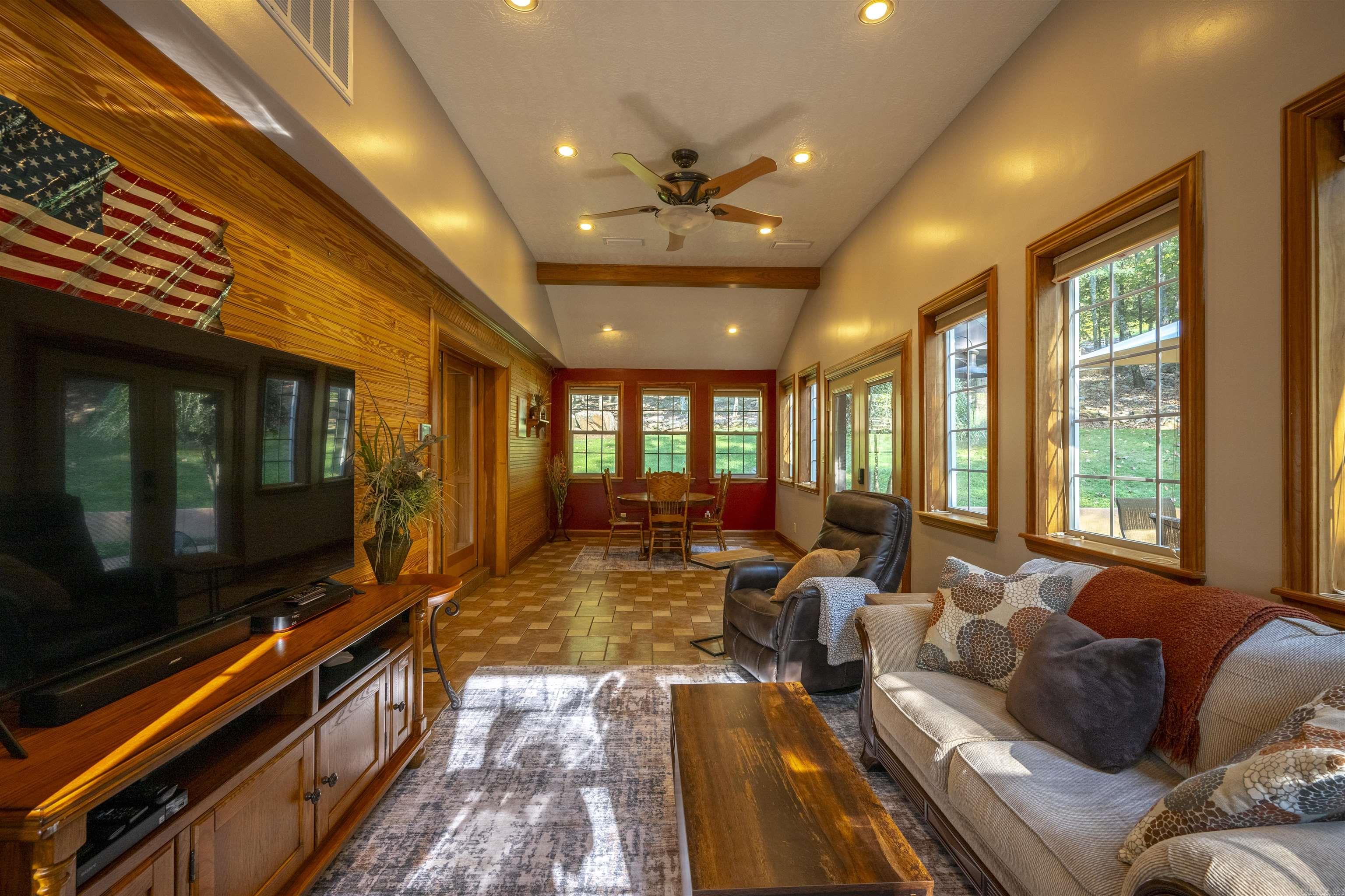 70 Crow Ln. 76 Crow Ln. Sulphur Rock, AR