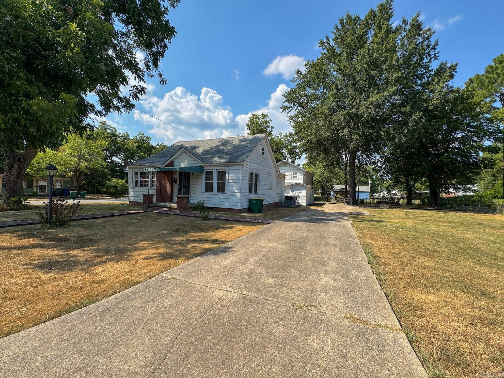 623 W 17th  North Little Rock, AR