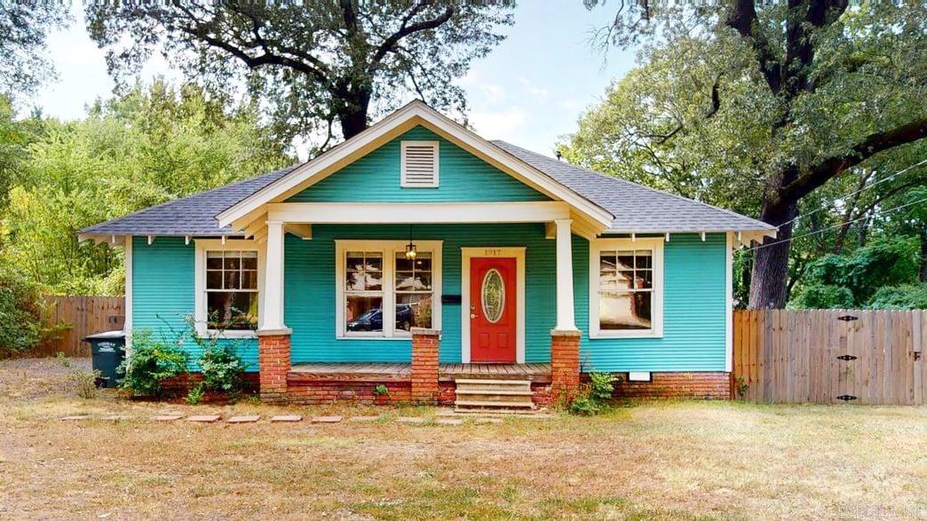 1917 College  Conway, AR