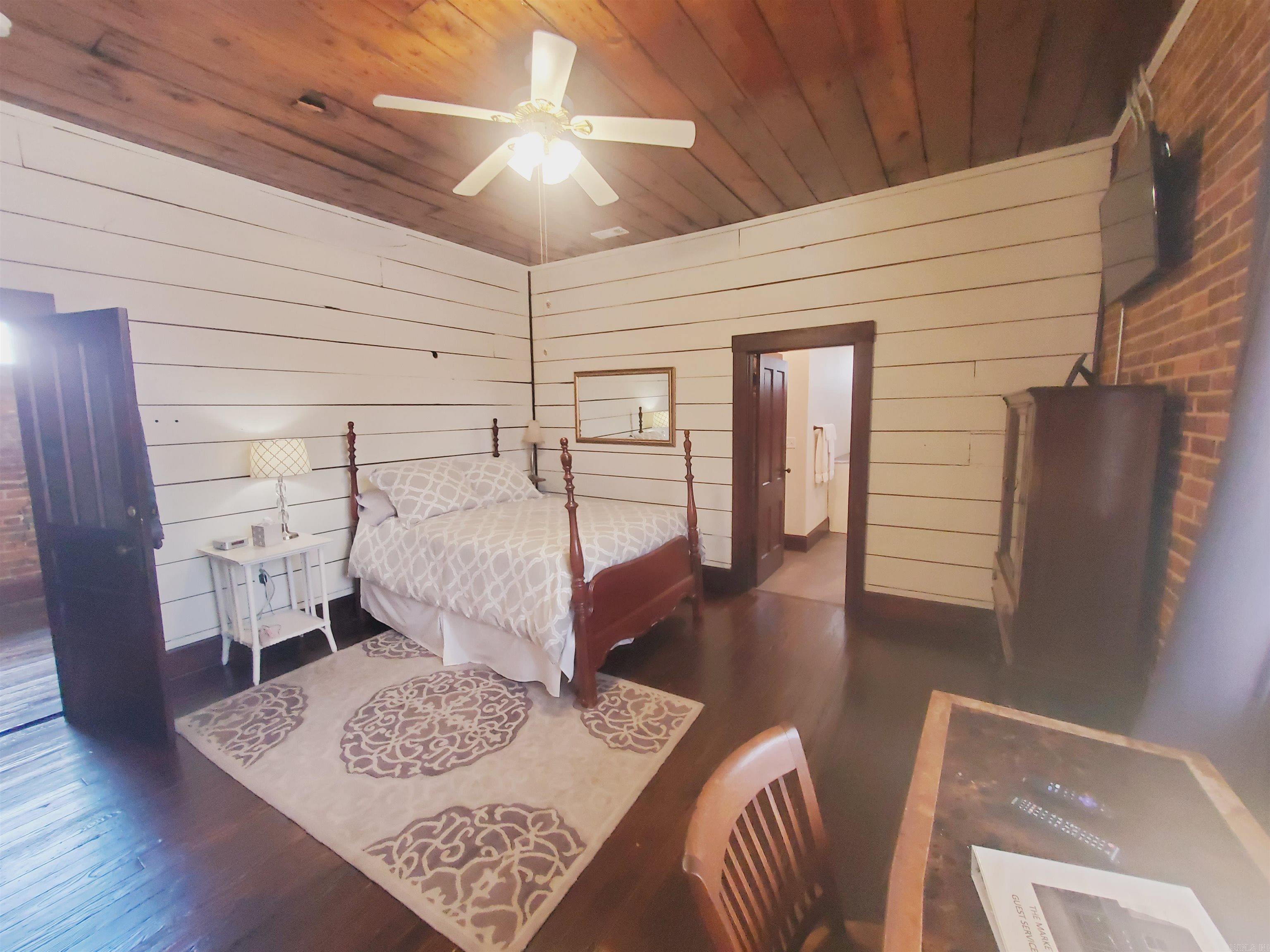 147 S 3rd  Piggott, AR