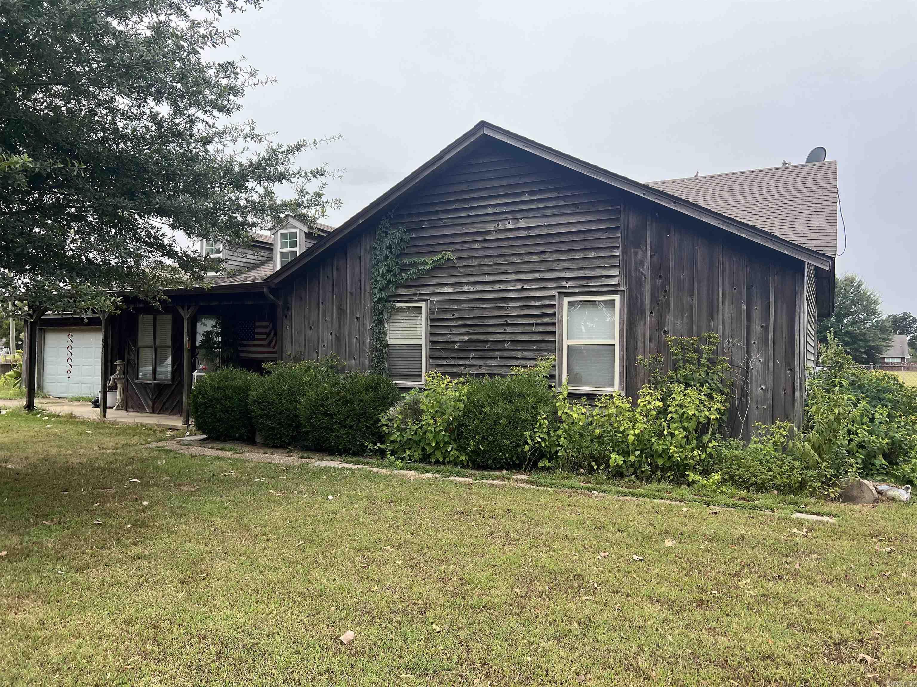 805 N Davis  Manila, AR