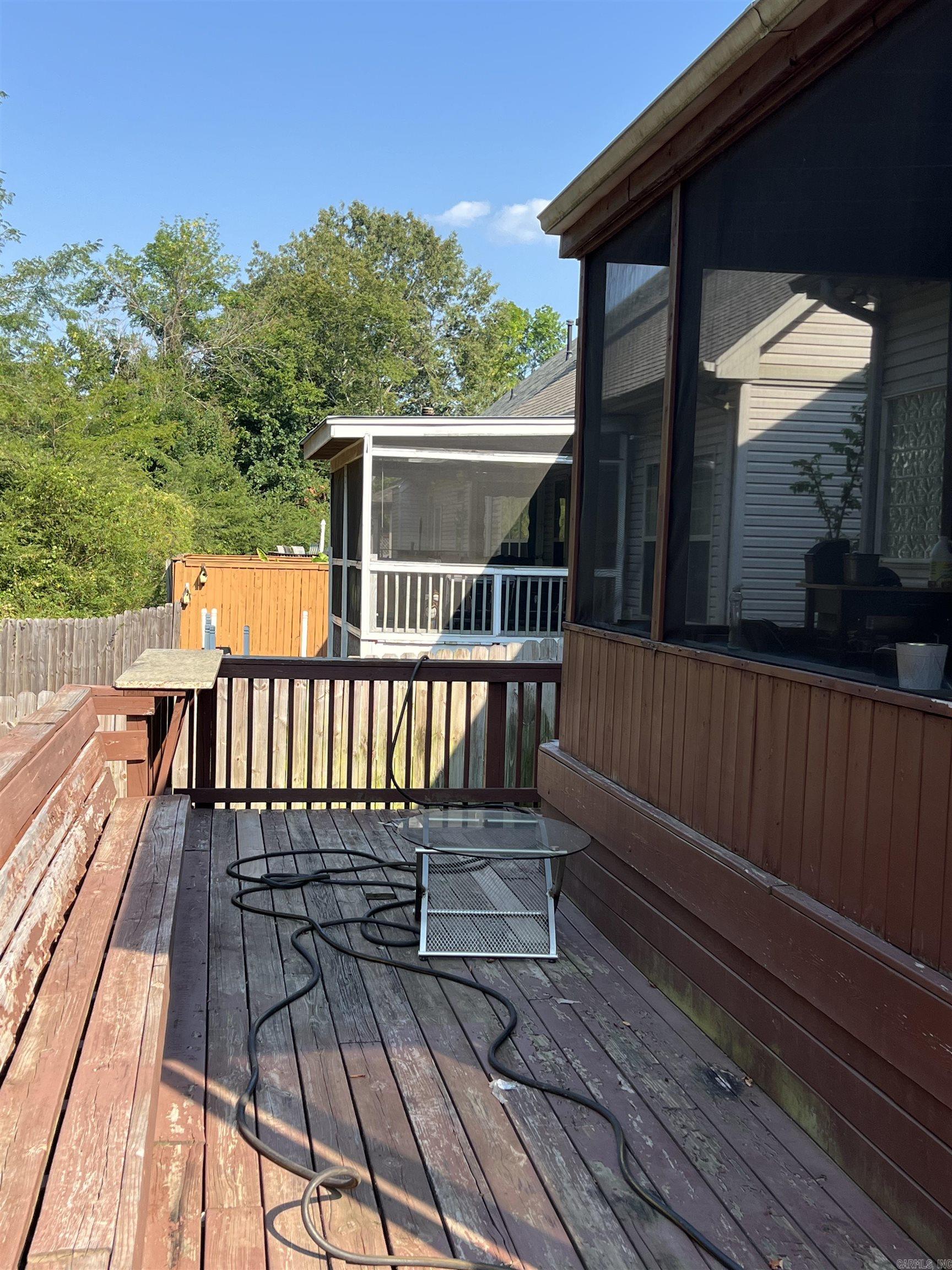 27 Courtside Pl  Little Rock, AR