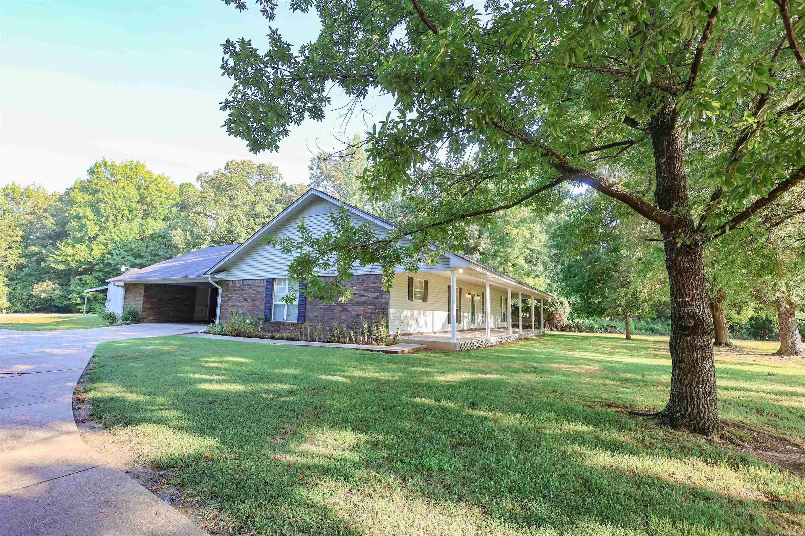 1593 Highway 27  Story, AR
