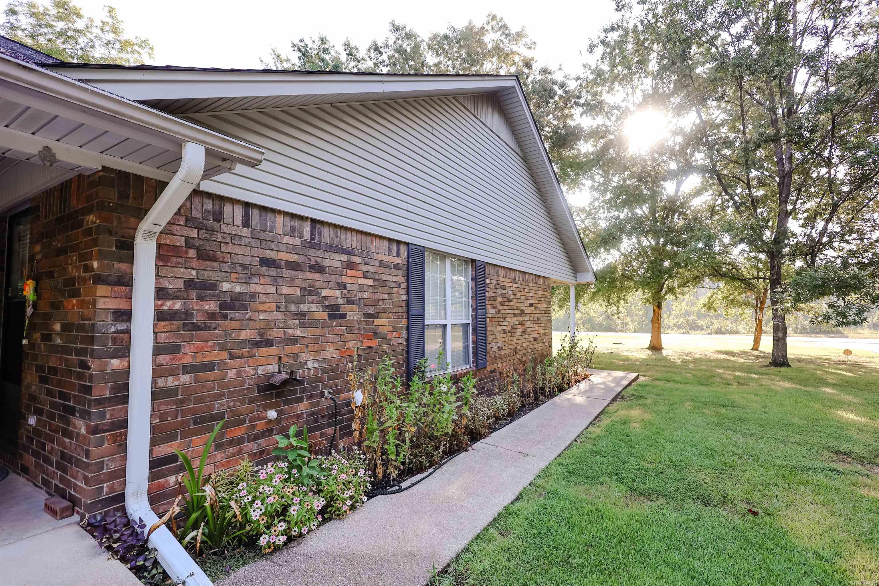1593 Highway 27  Story, AR