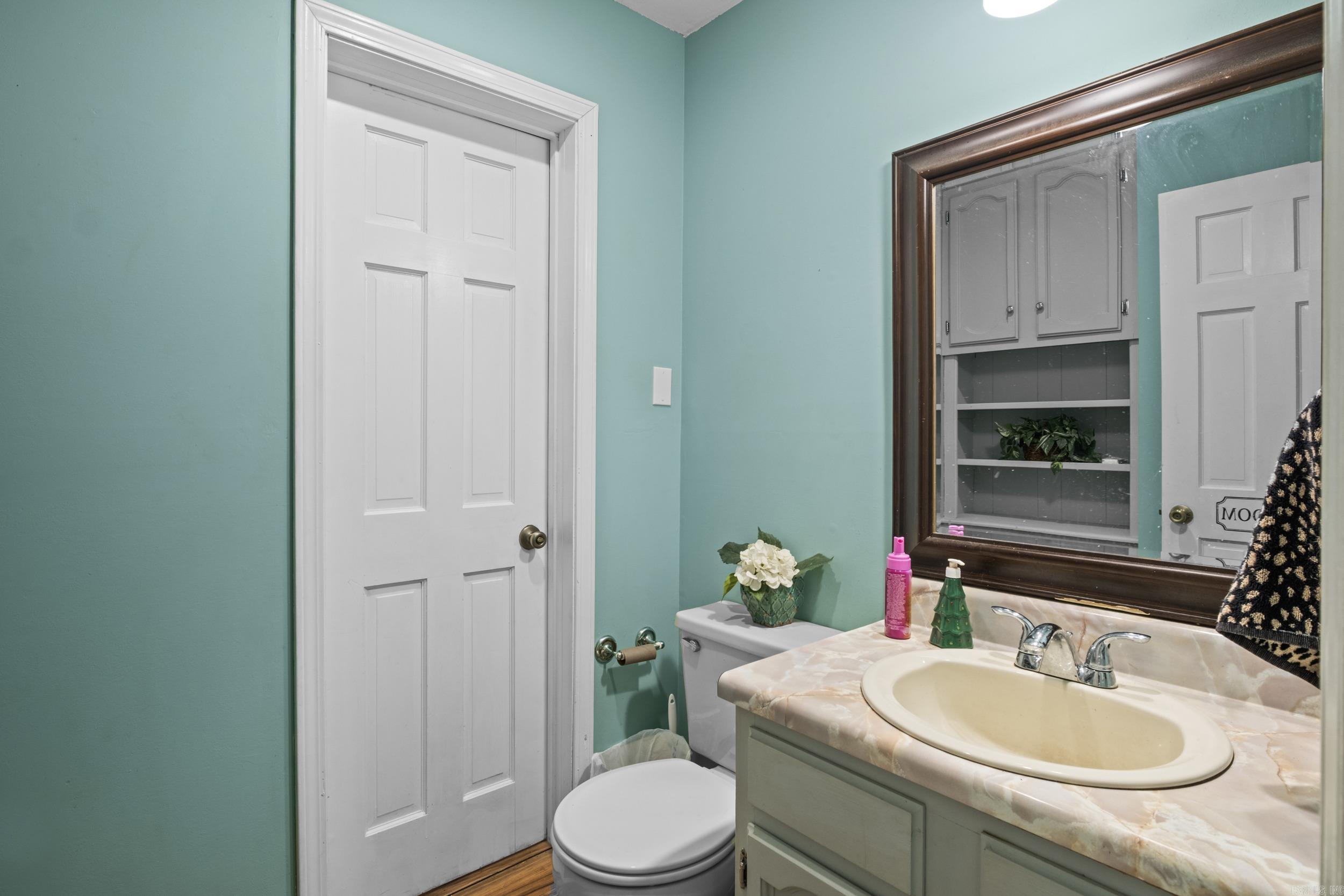 3800 beaver Circle Benton, AR 72019