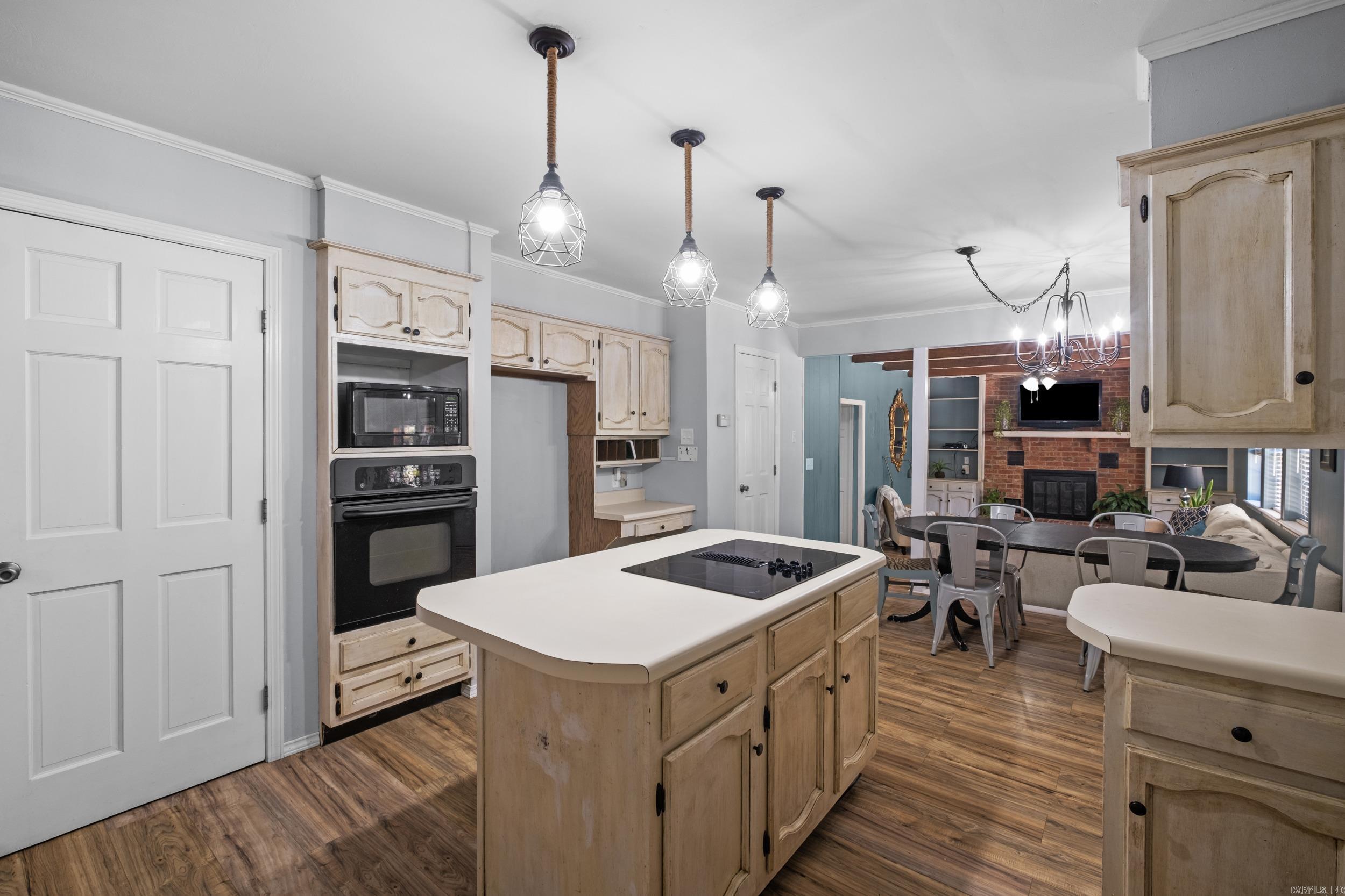 3800 beaver Circle Benton, AR 72019