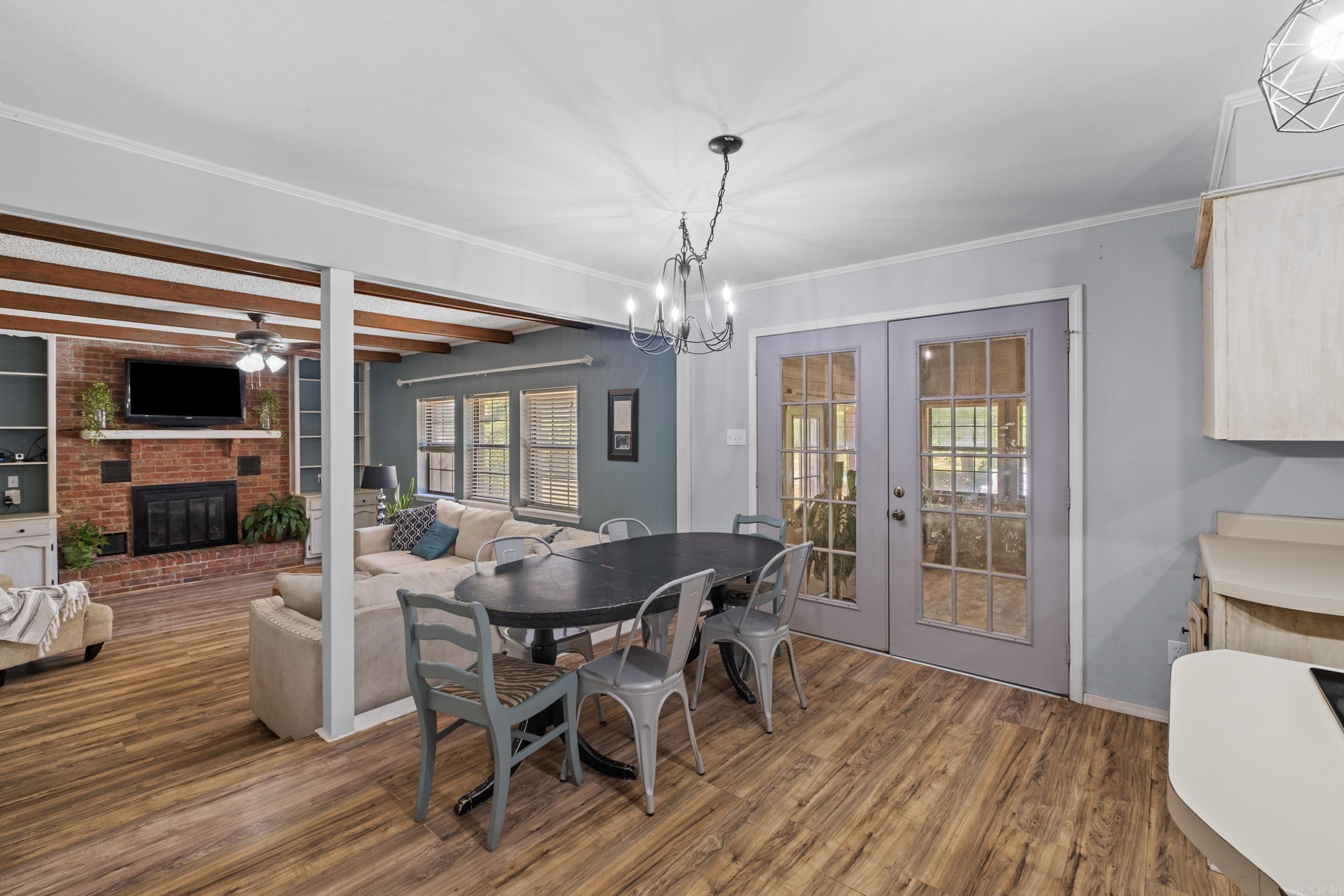 3800 beaver Circle Benton, AR 72019