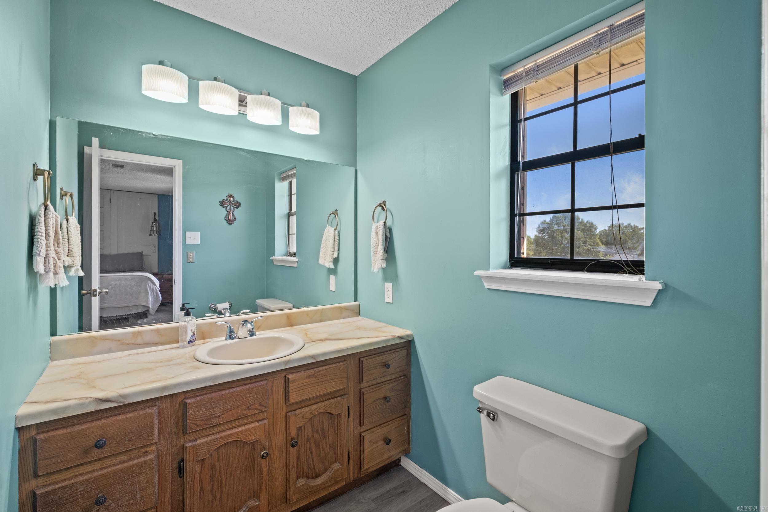 3800 beaver Circle Benton, AR 72019